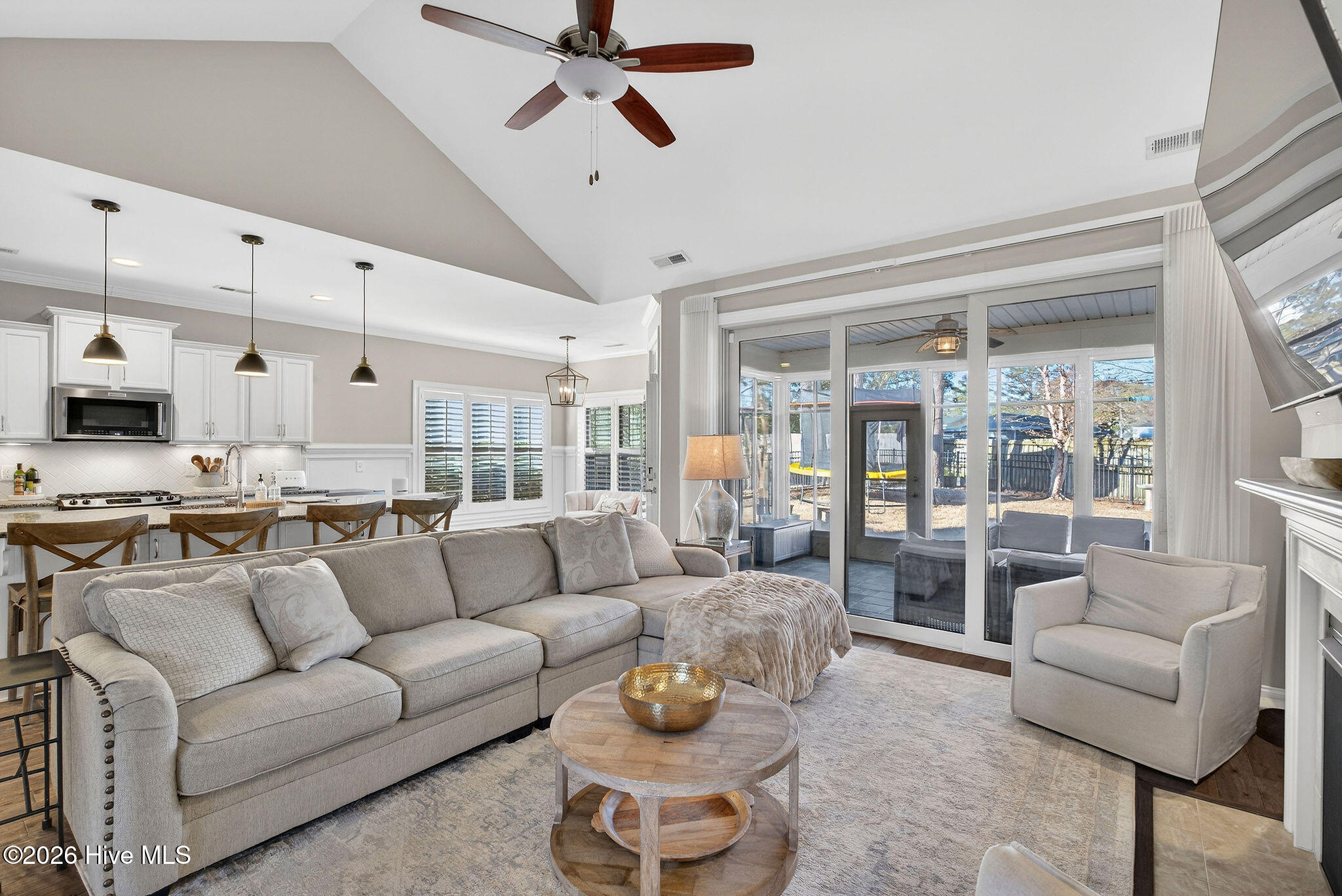 100554846 | Photo 20