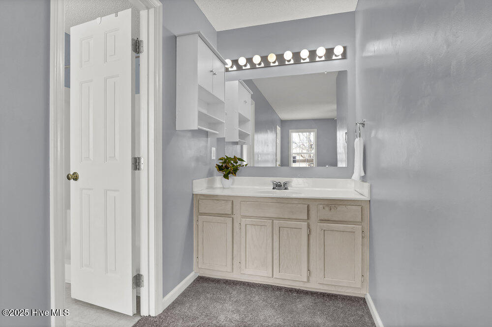 100544228 | Photo 18