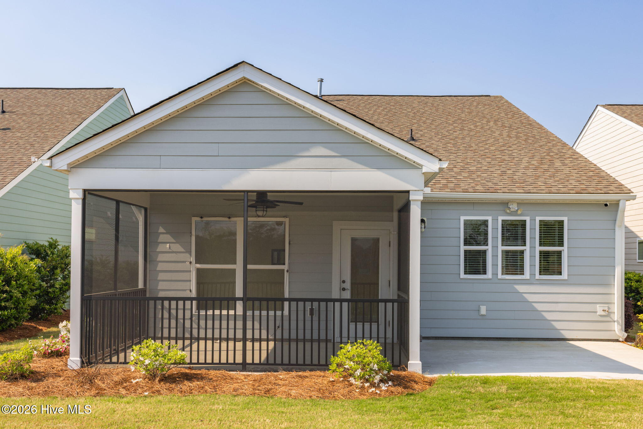 100567732 | Photo 35