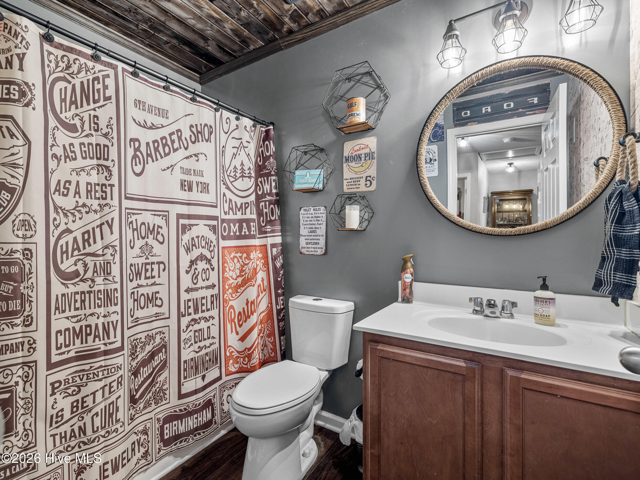 100554135 | Photo 28