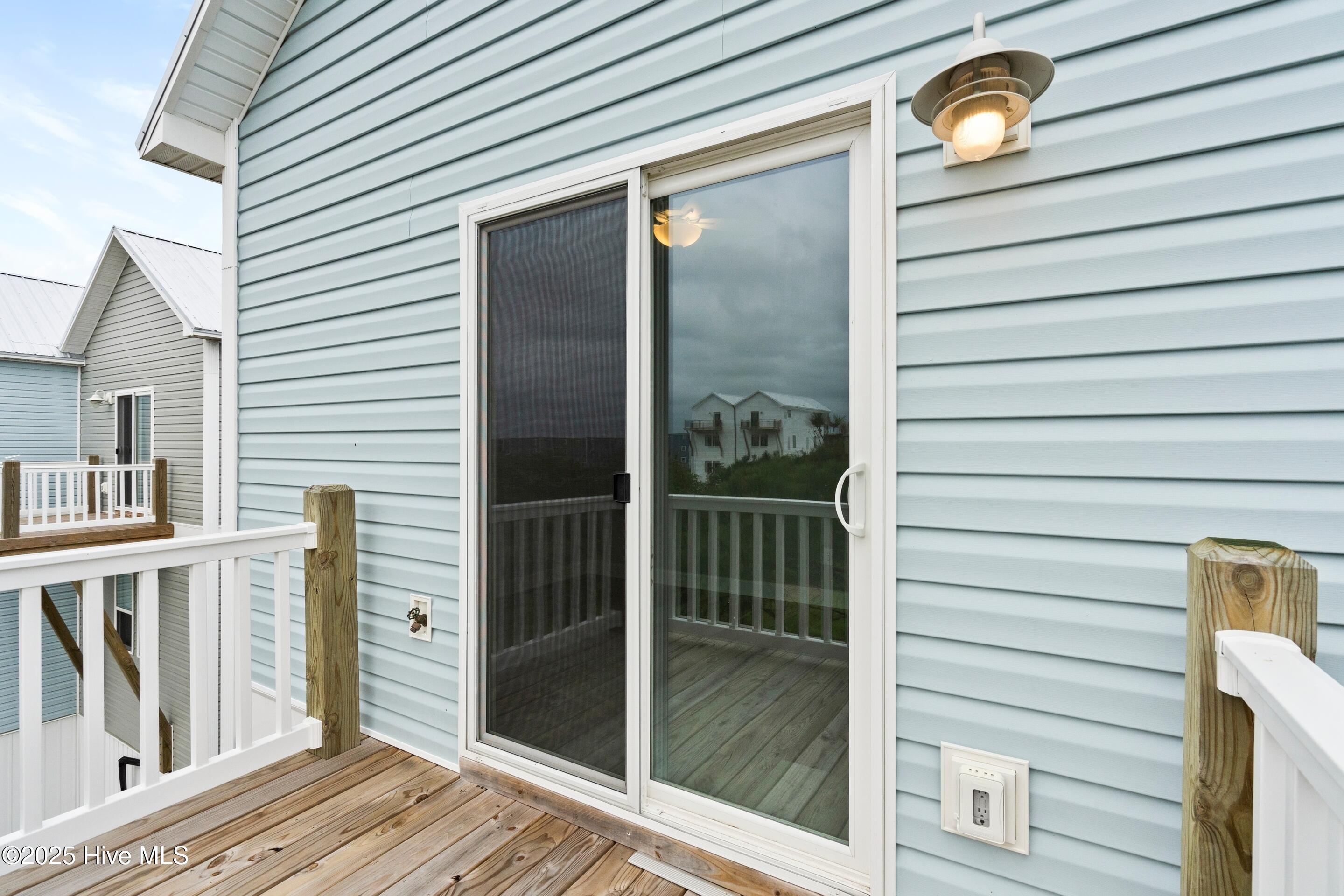 100525905 | Photo 26