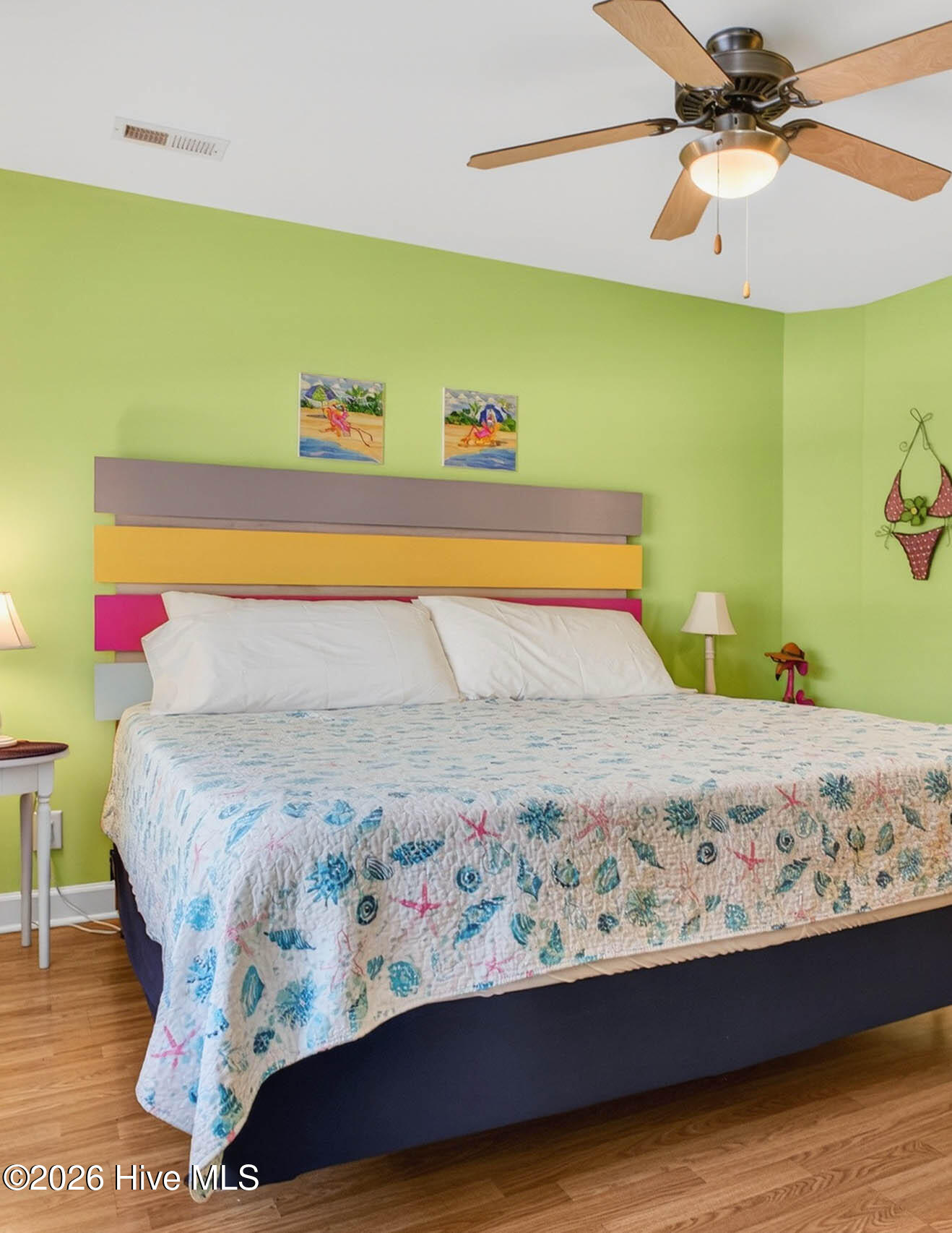 100563850 | Photo 14