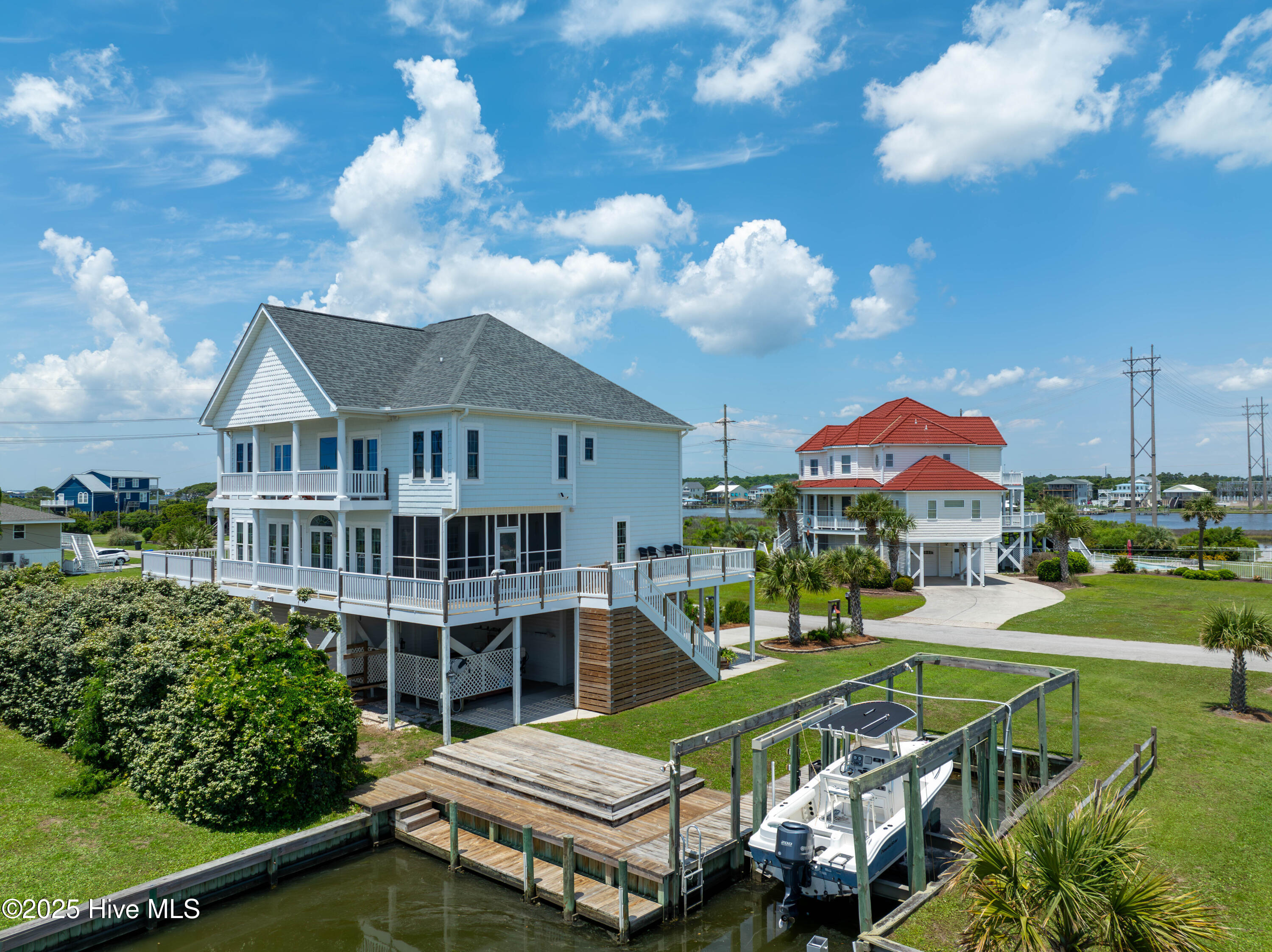 100563112 | Photo 54