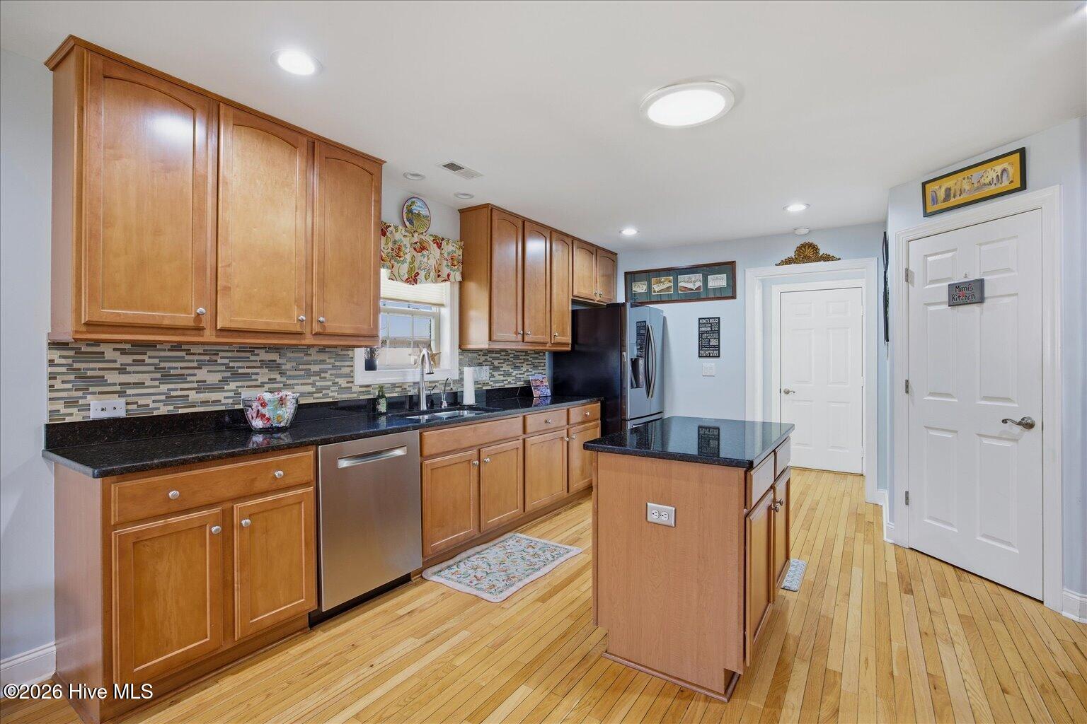 100559309 | Photo 21