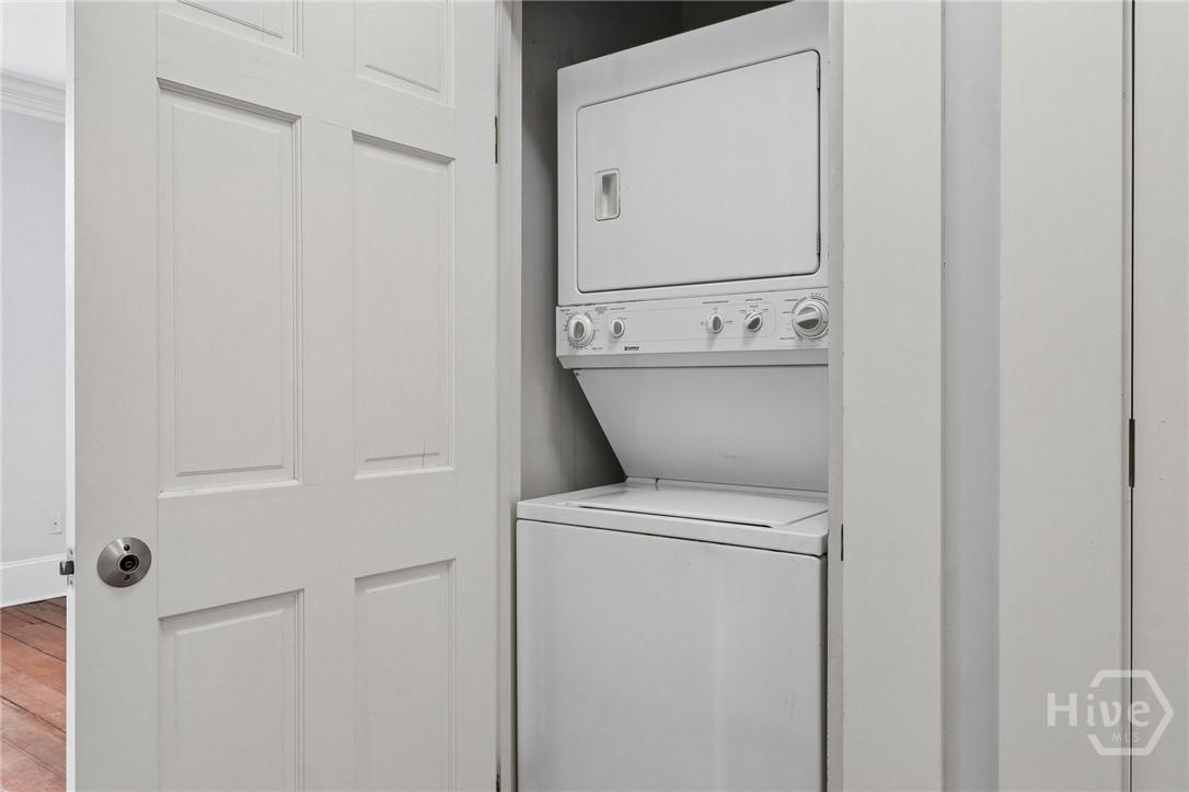 2nd image of 227 W Broughton St, Savannah, GA 31401