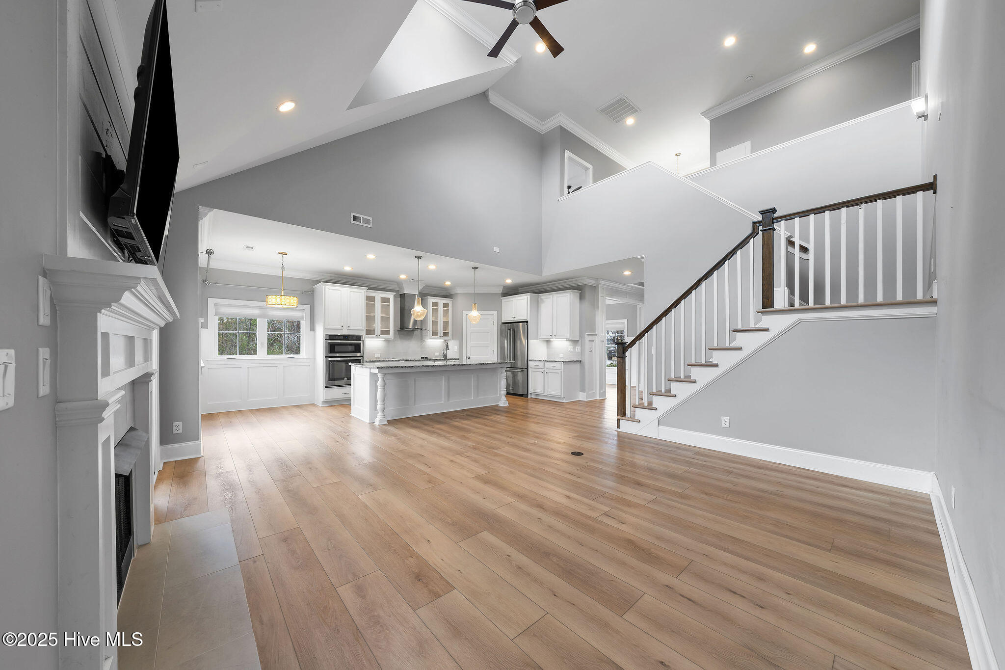 100564106 | Photo 14