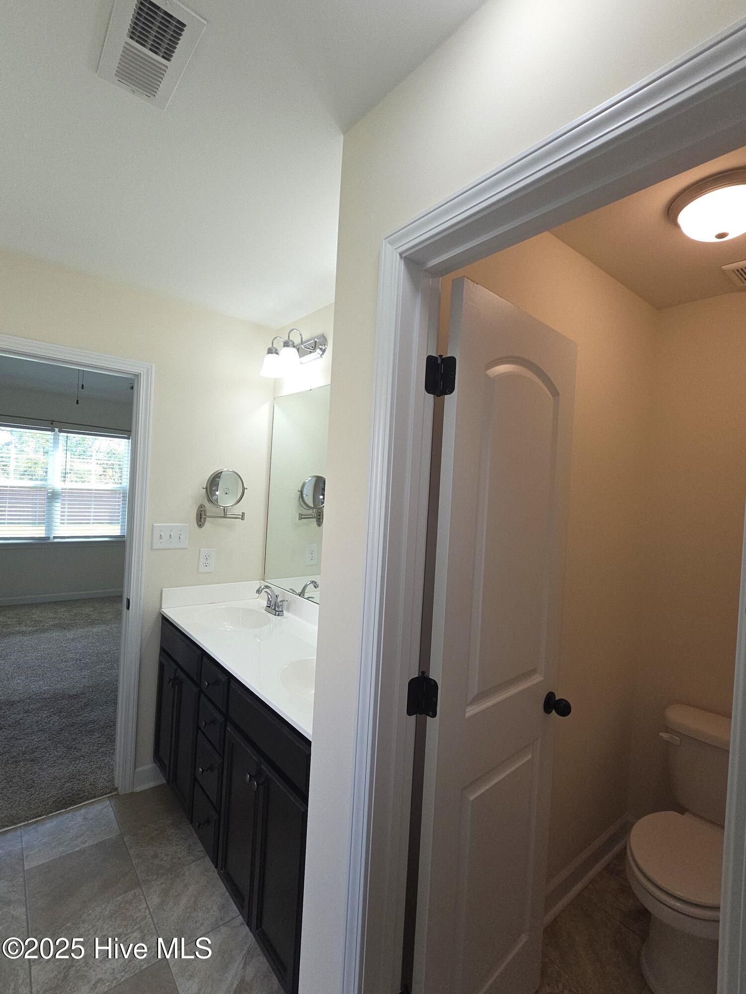 100527843 | Photo 15