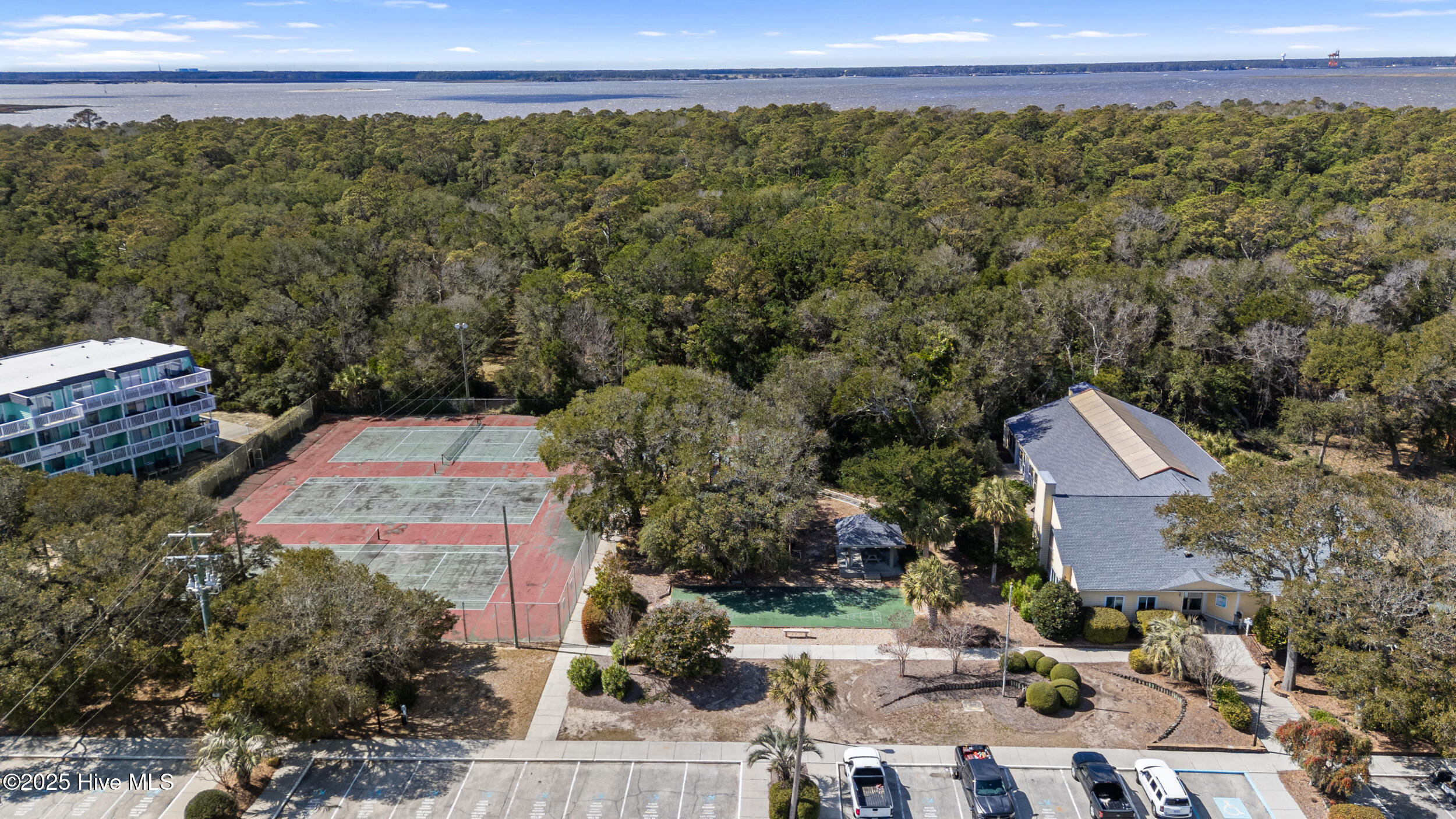 100518550 | Photo 56