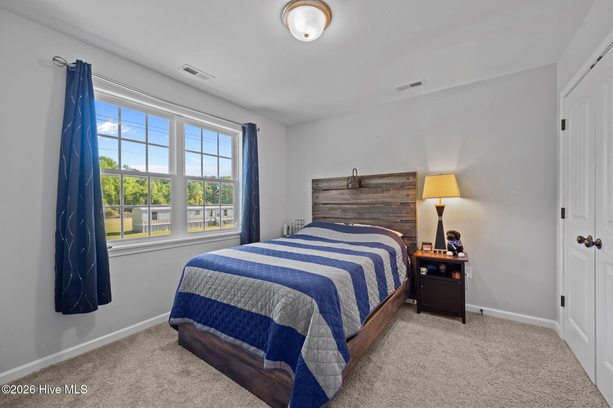 100567197 | Photo 28