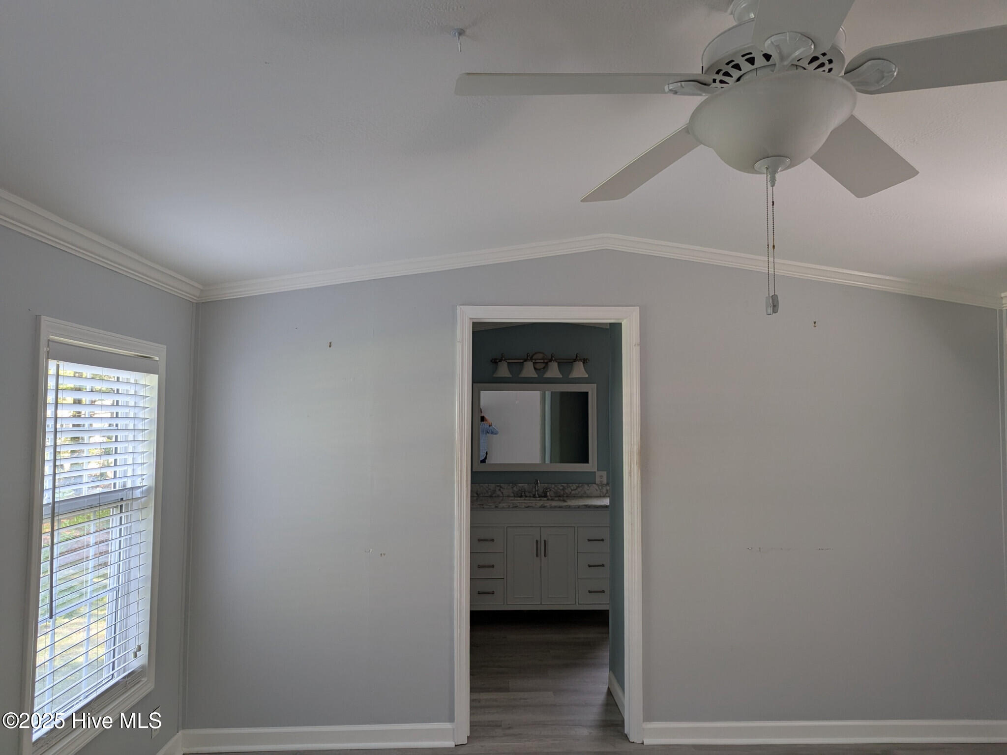 100504275 | Photo 11