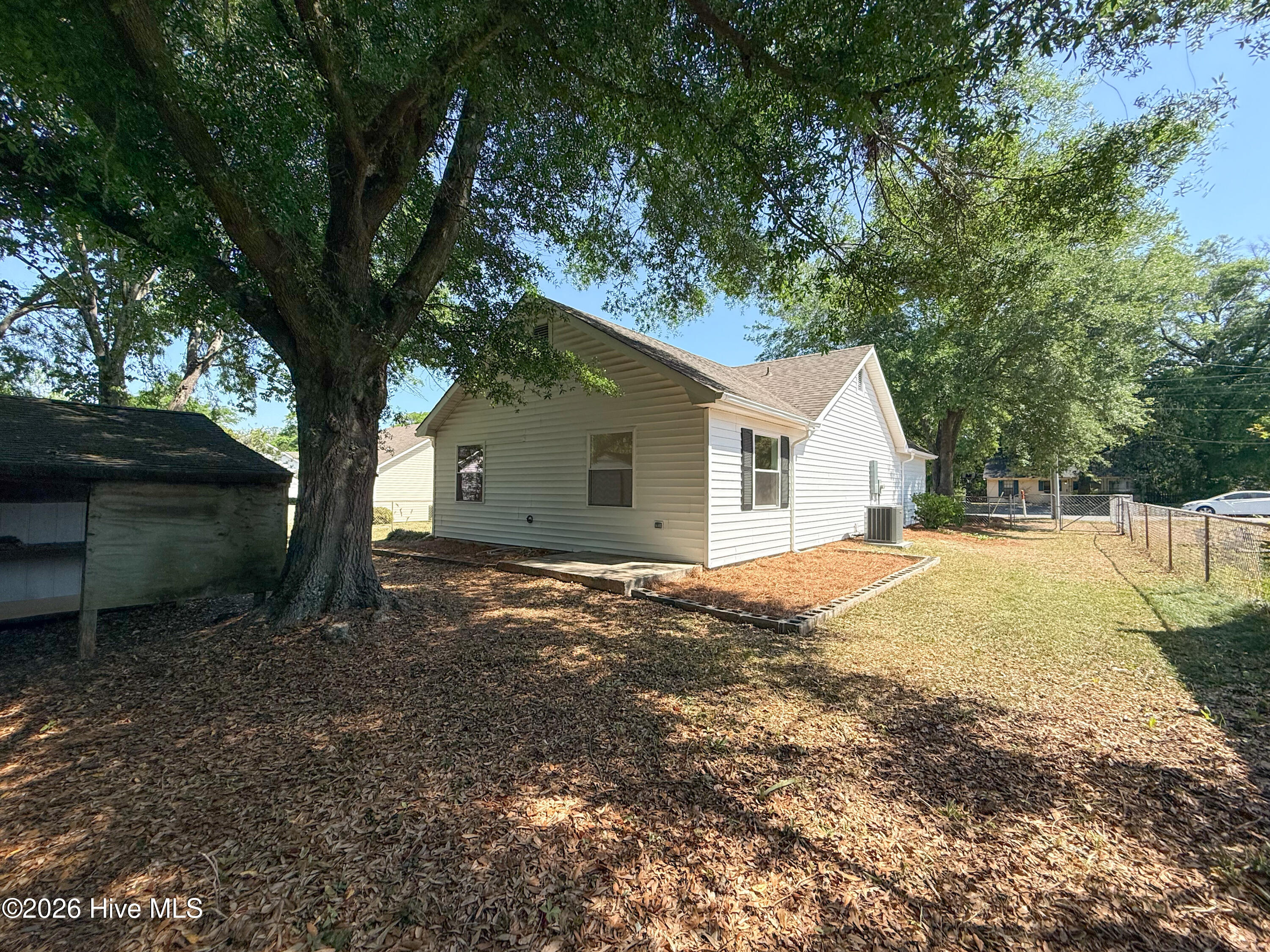 100568255 | Photo 71