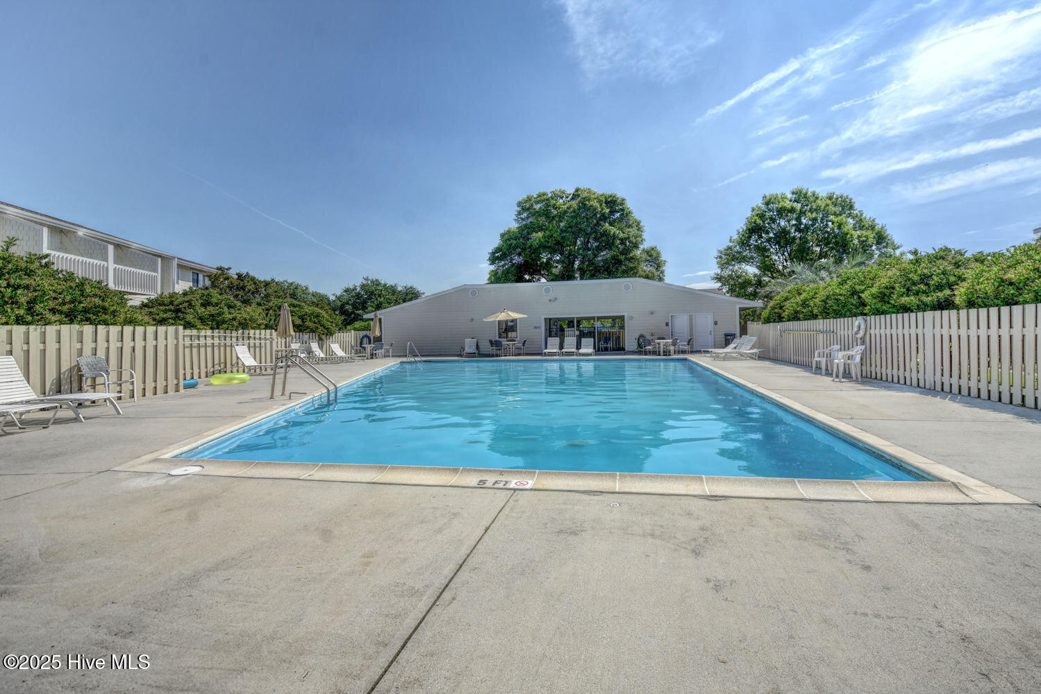 100532571 | Photo 37