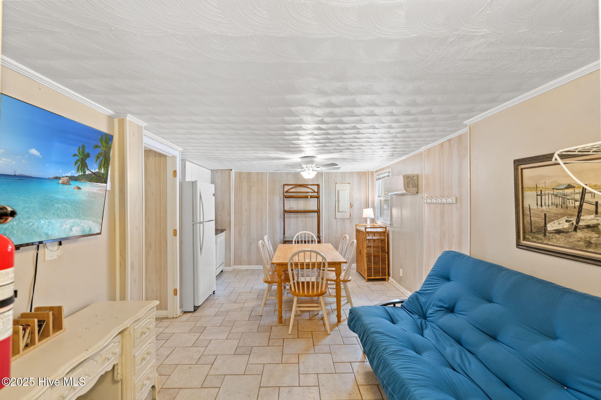 100542968 | Photo 30