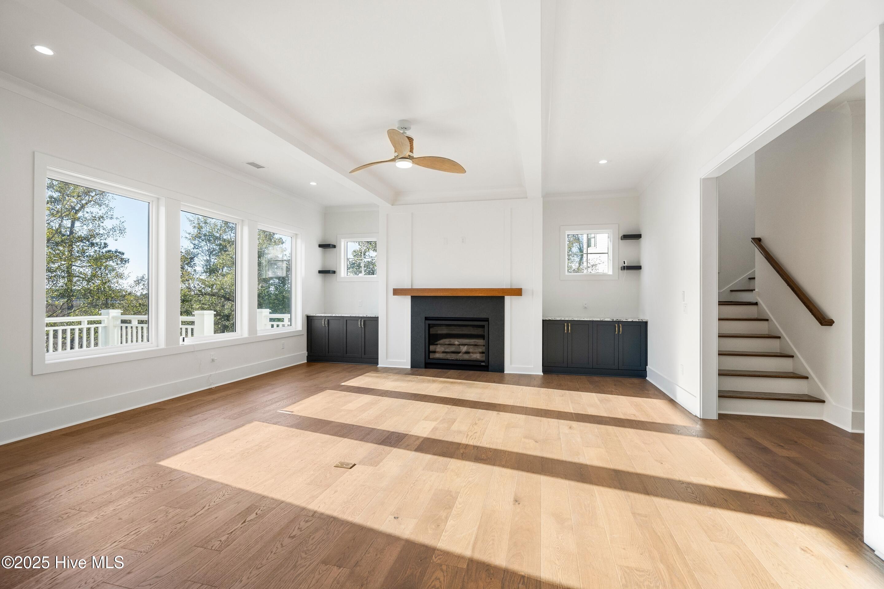 100545730 | Photo 28