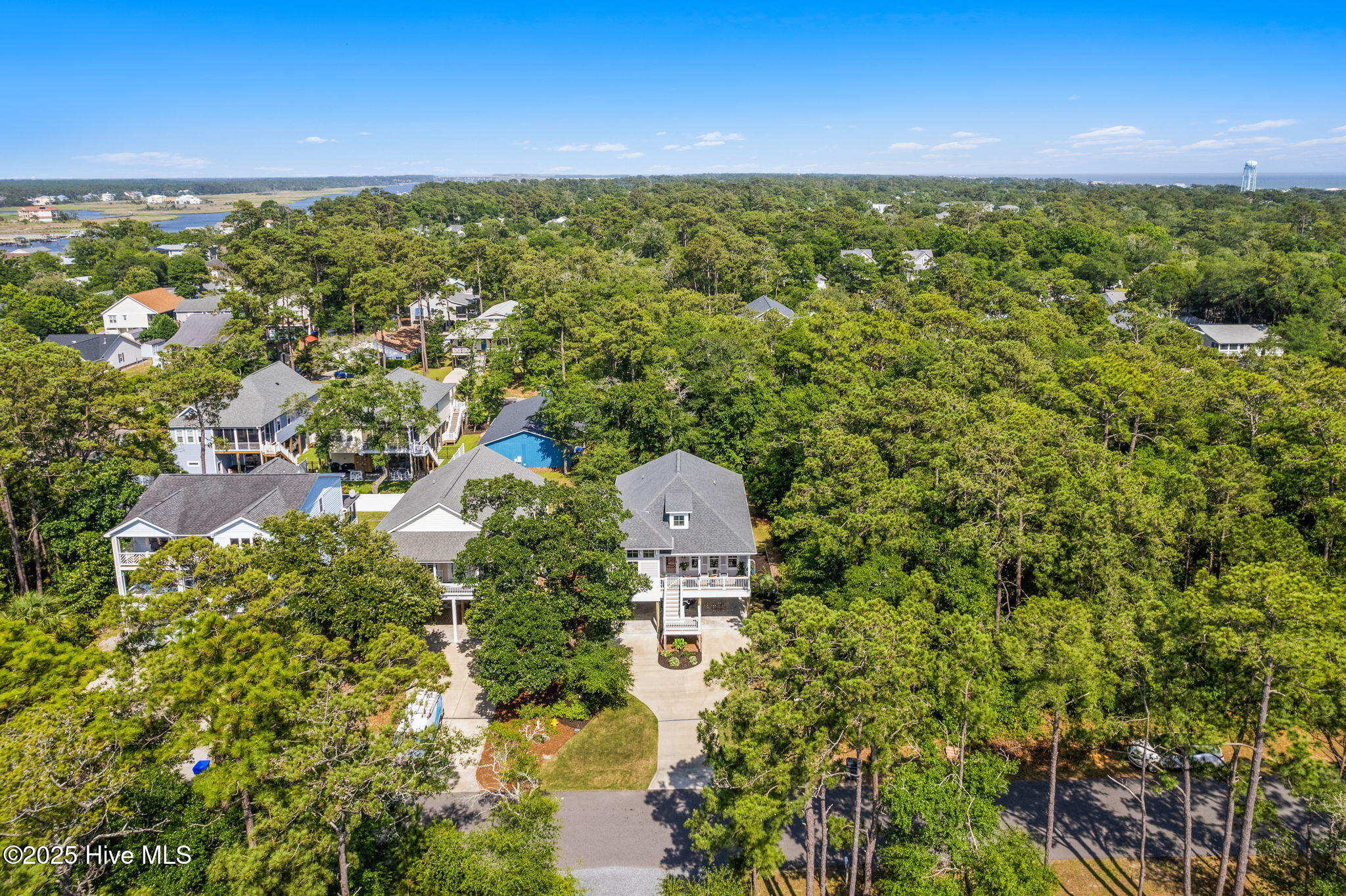 100566861 | Photo 51