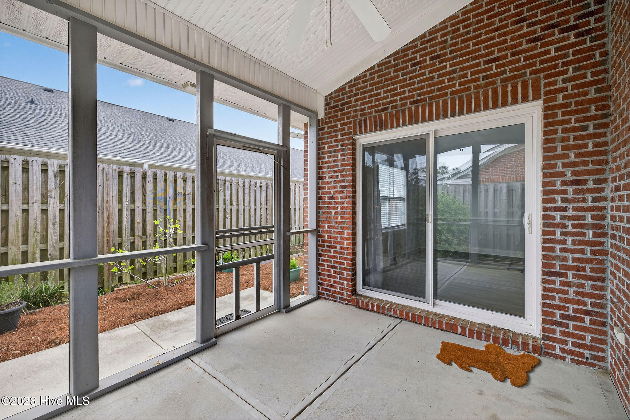 100562994 | Photo 13