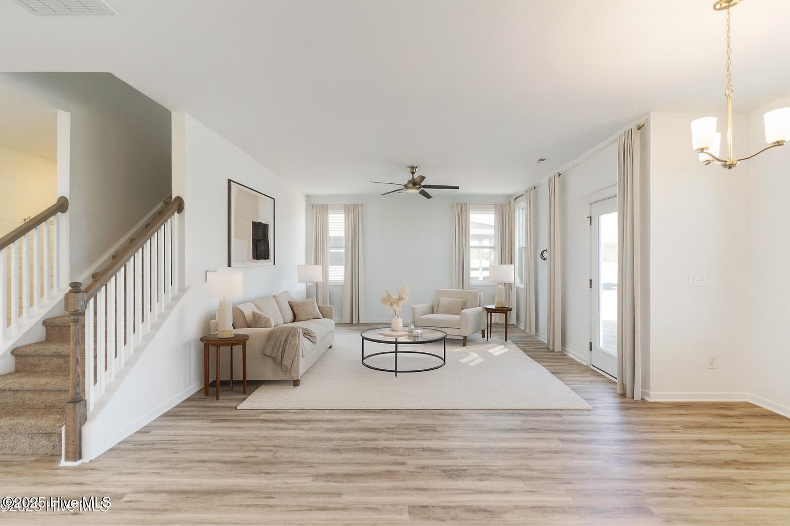 100550382 | Photo 13