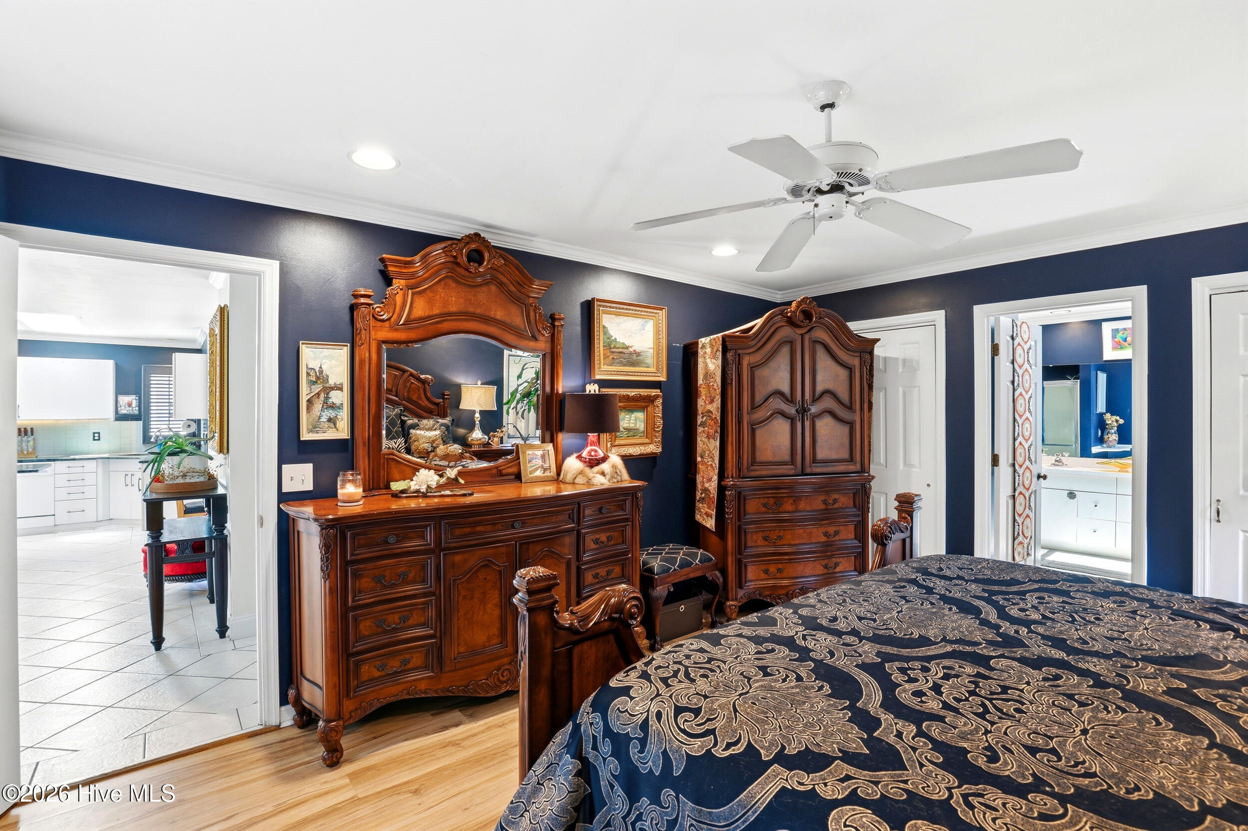 100569802 | Photo 23