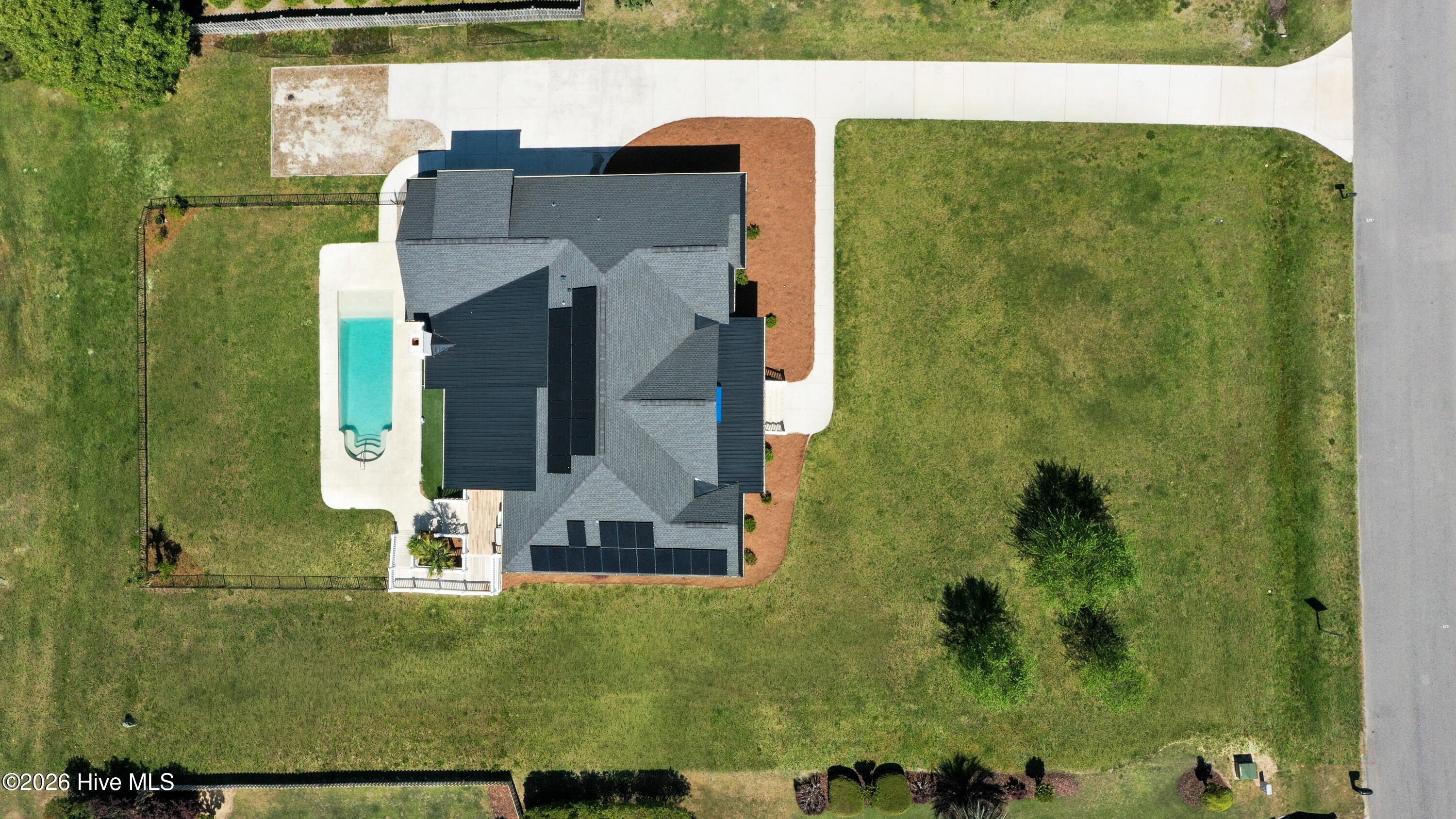 100567914 | Photo 60