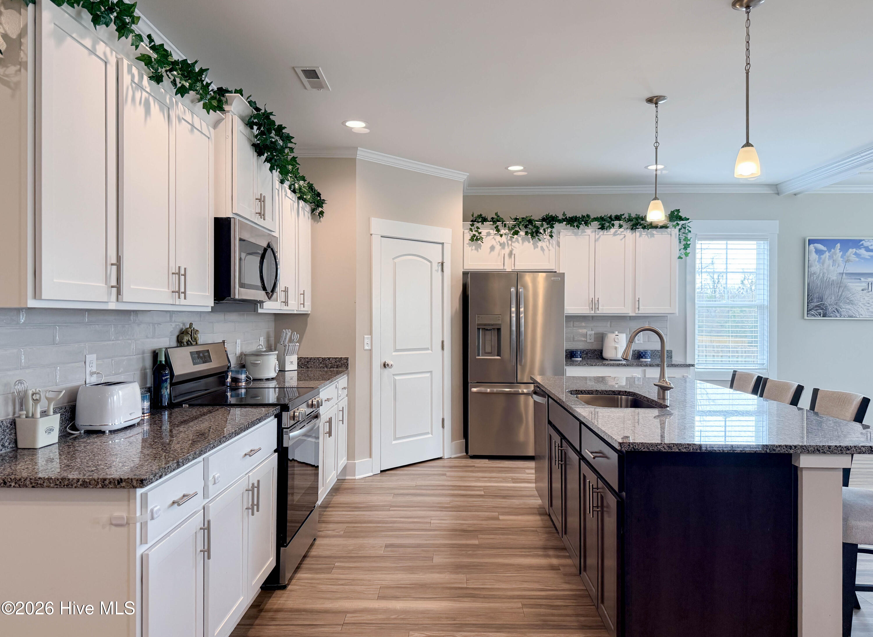 100560693 | Photo 14