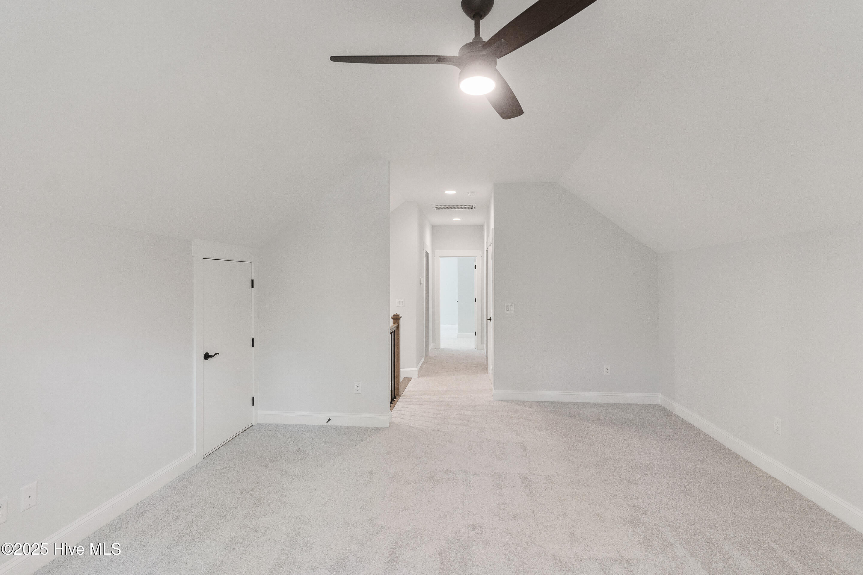 100487716 | Photo 39