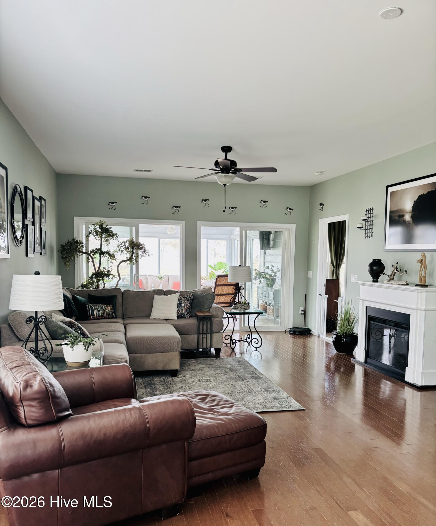 100557394 | Photo 12