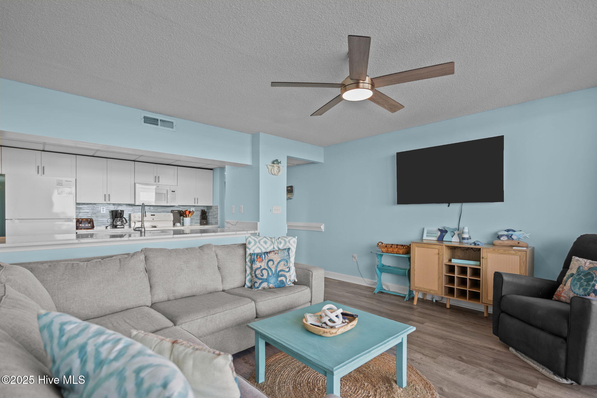 100529086 | Photo 14