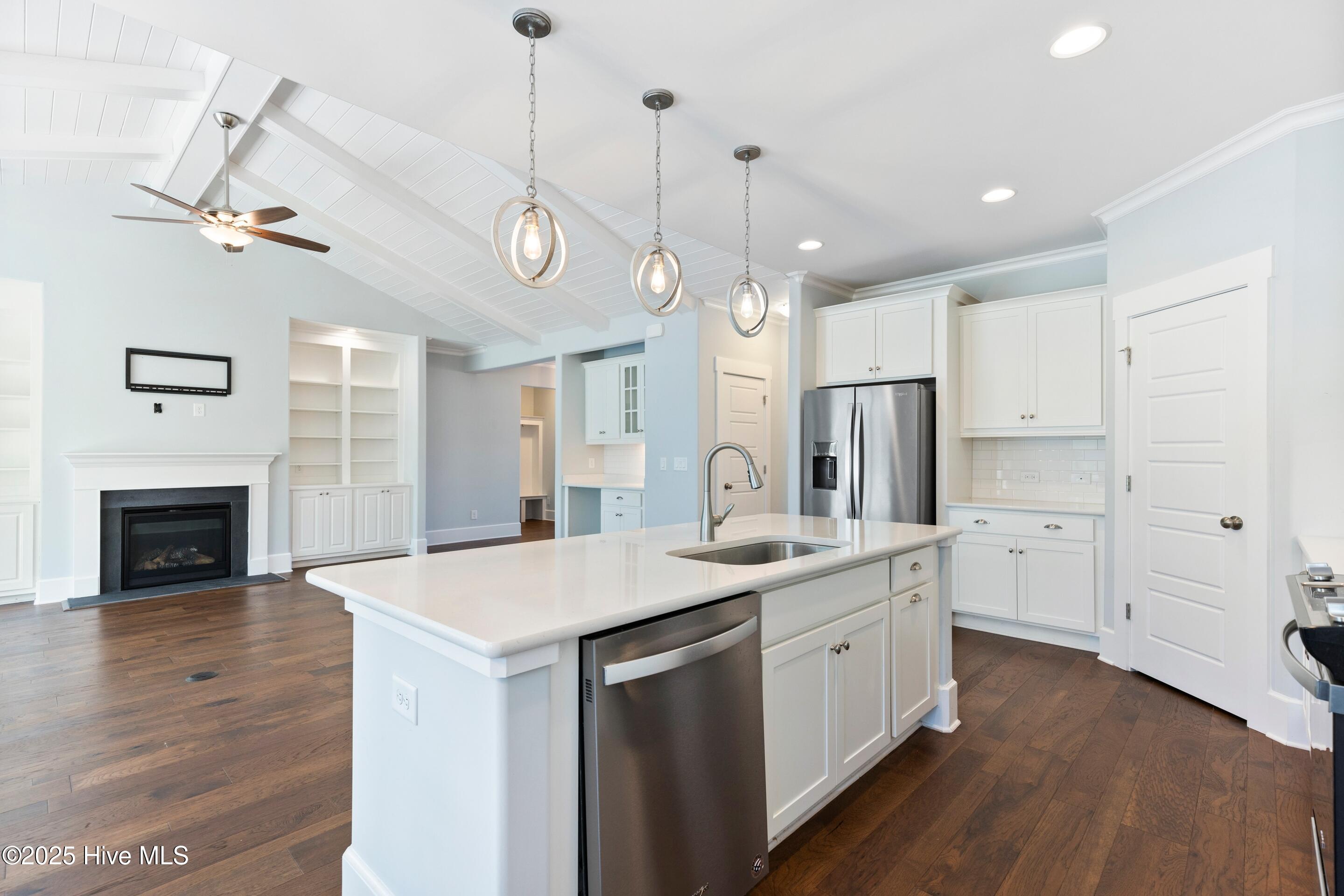 100531261 | Photo 22