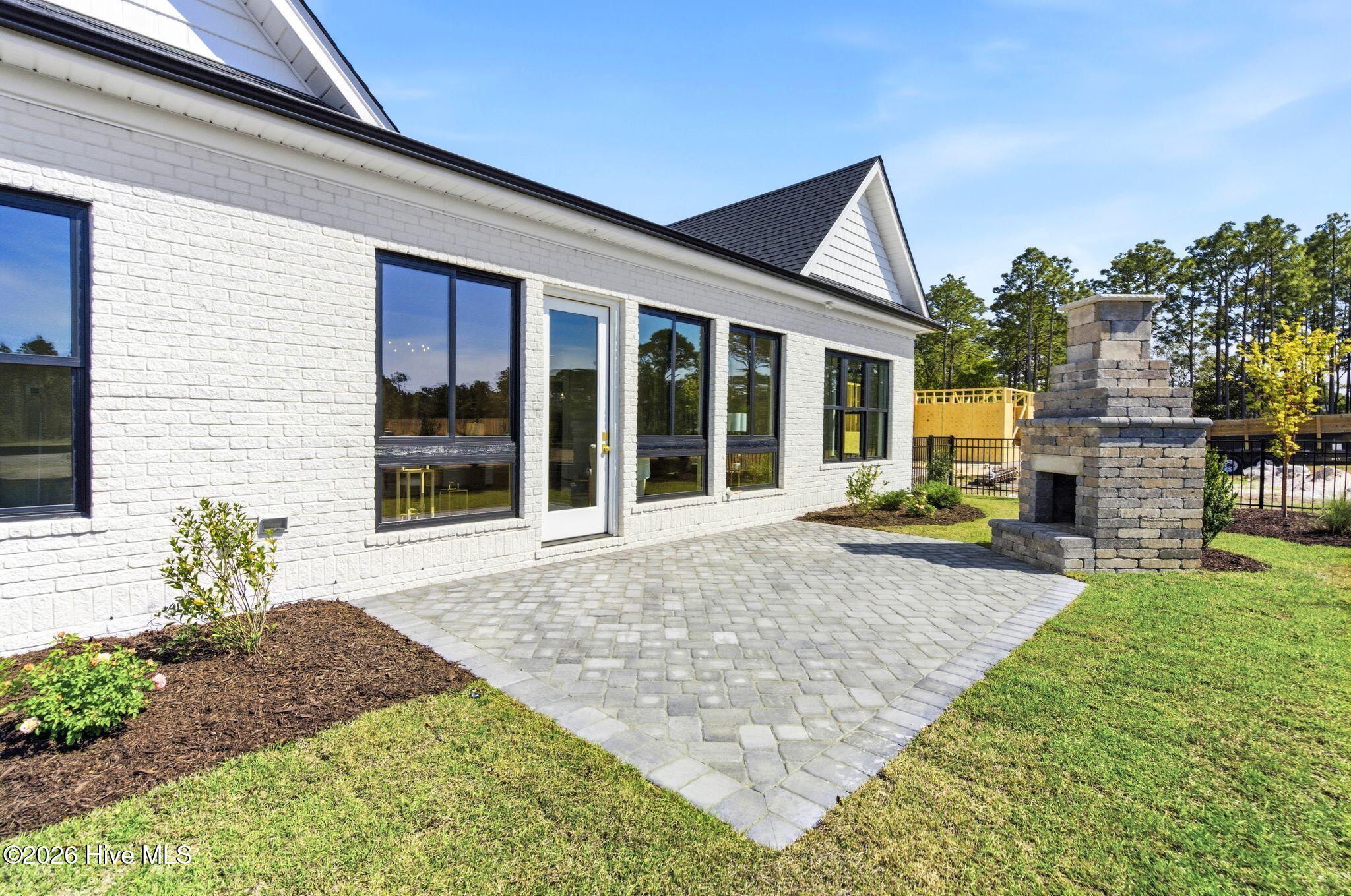 100570119 | Photo 62