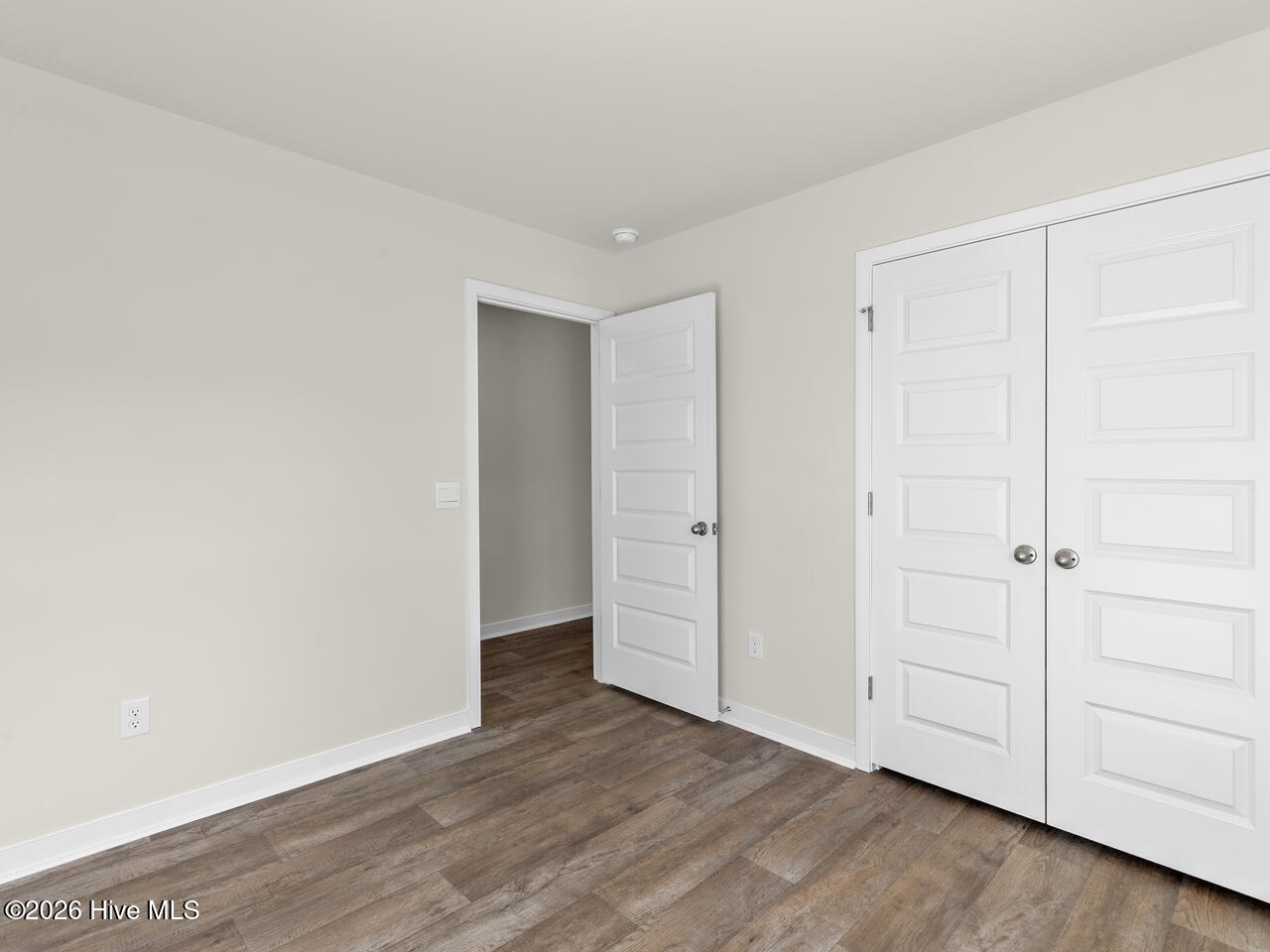 100544401 | Photo 14