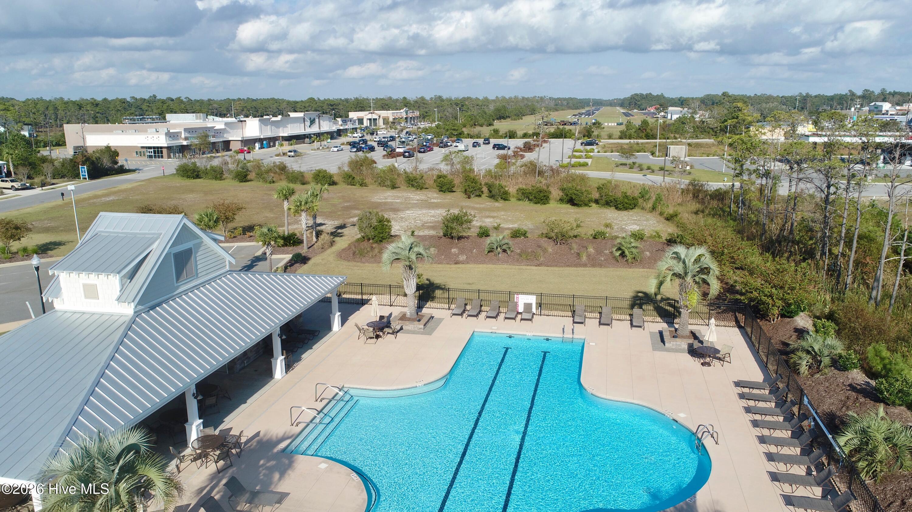 100561282 | Photo 85