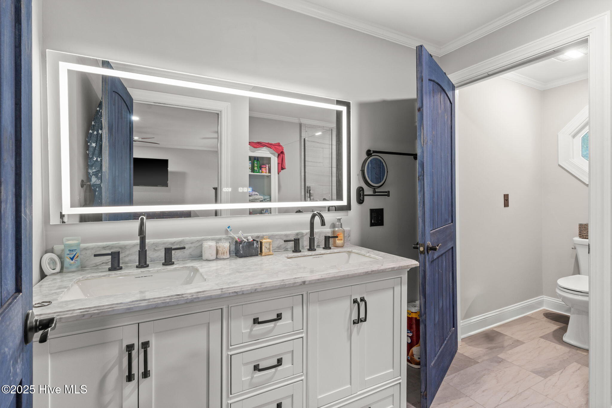 100532897 | Photo 42