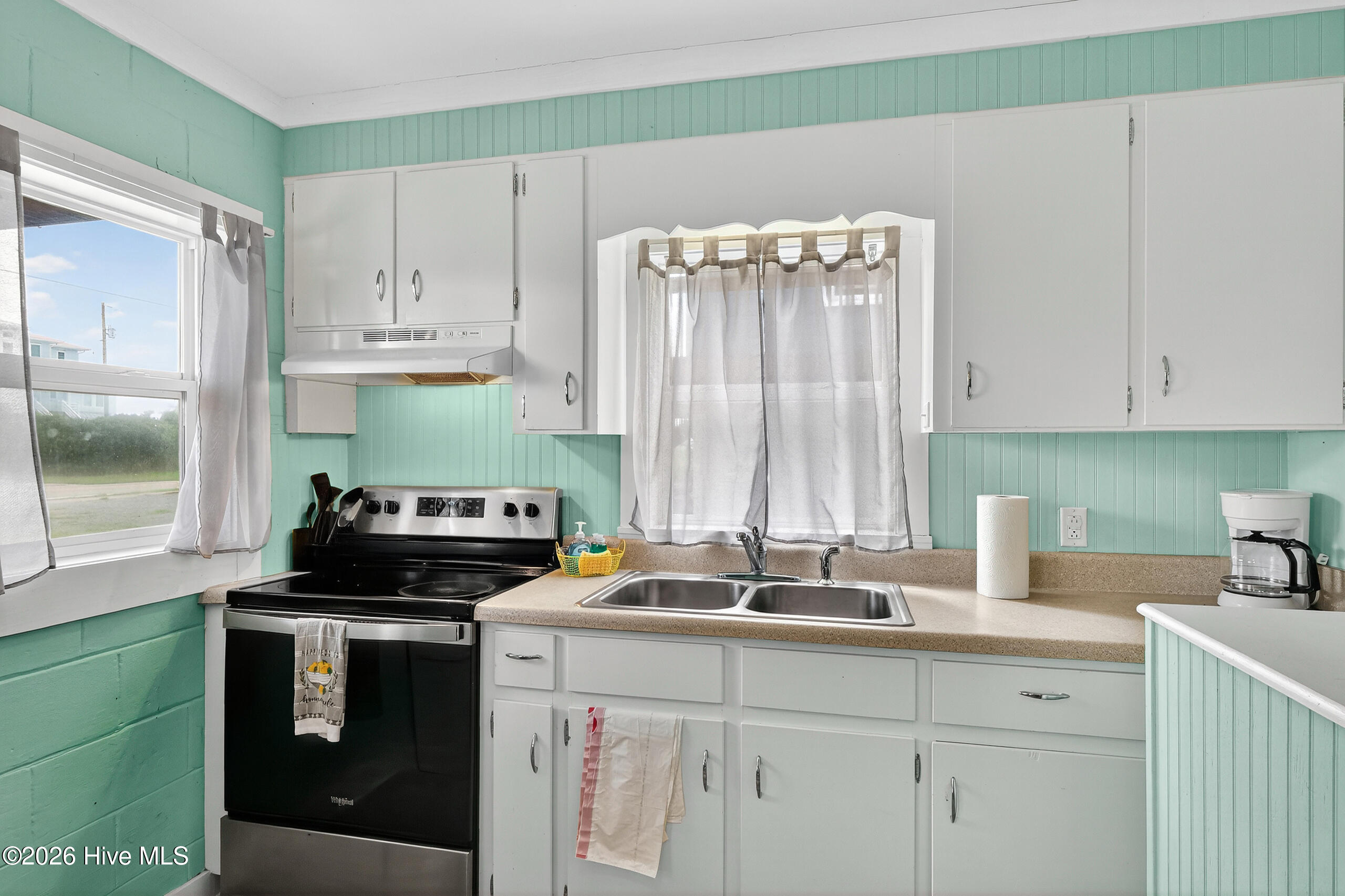 100558855 | Photo 31