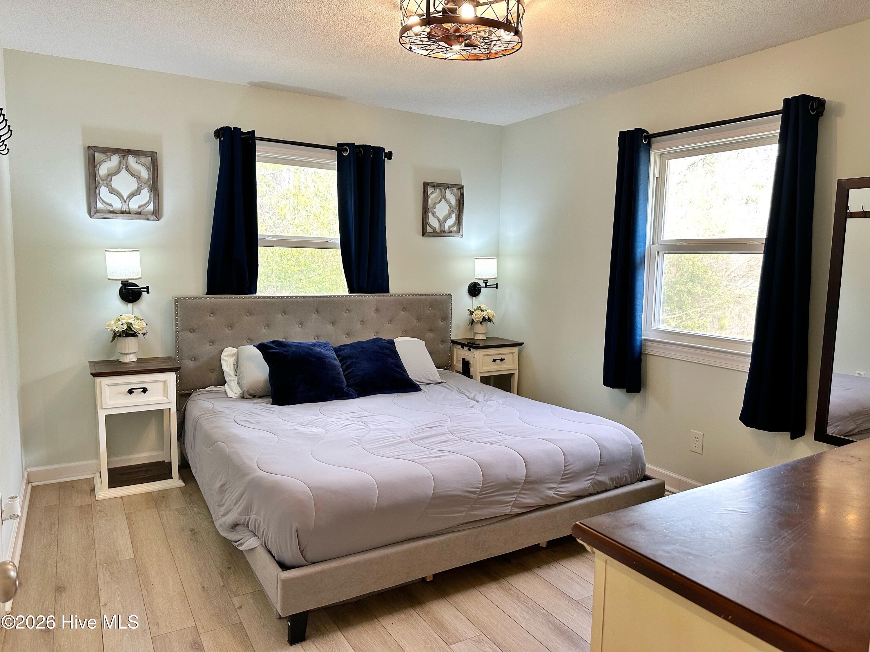 100559040 | Photo 22