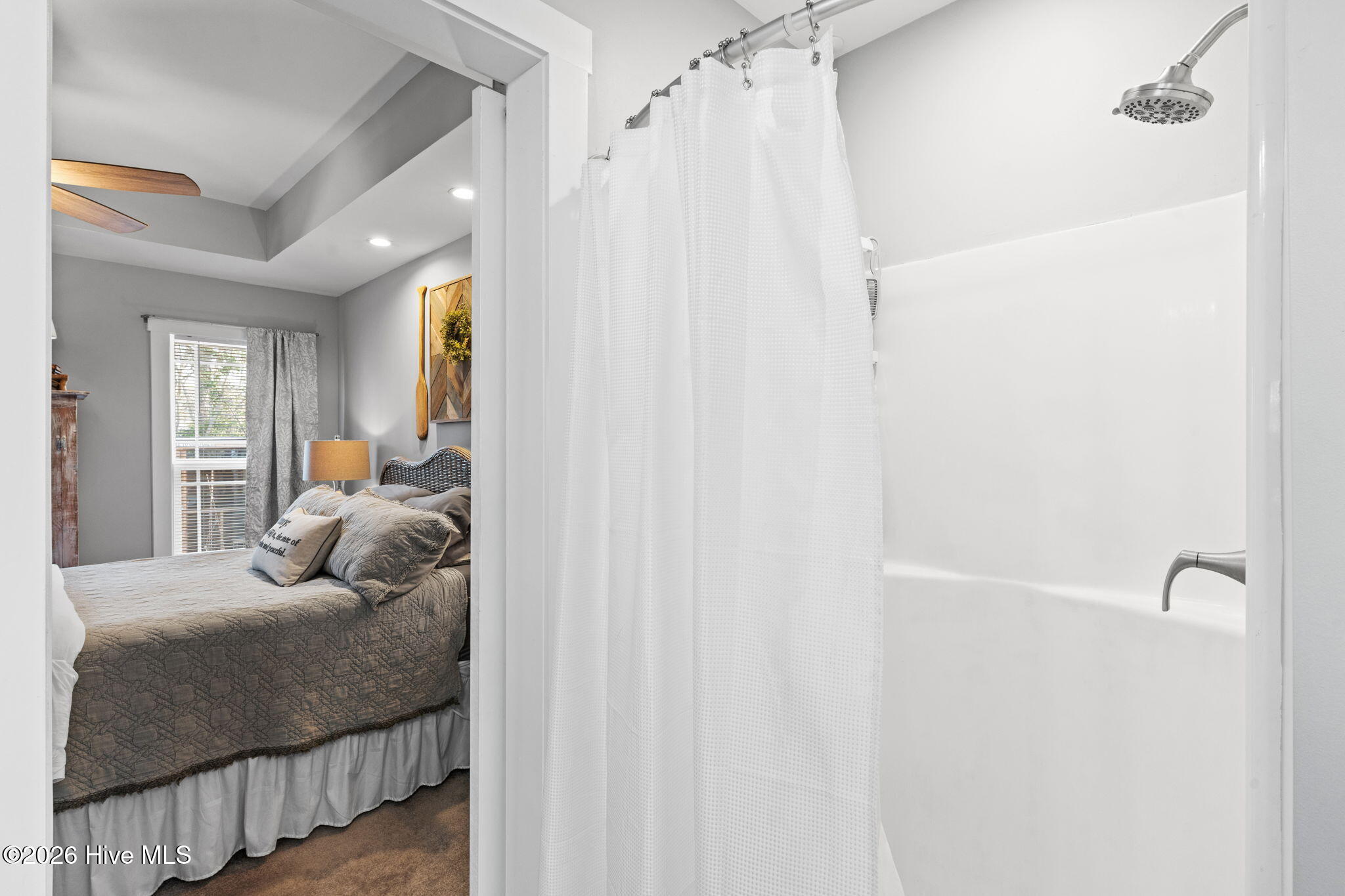 100557943 | Photo 23