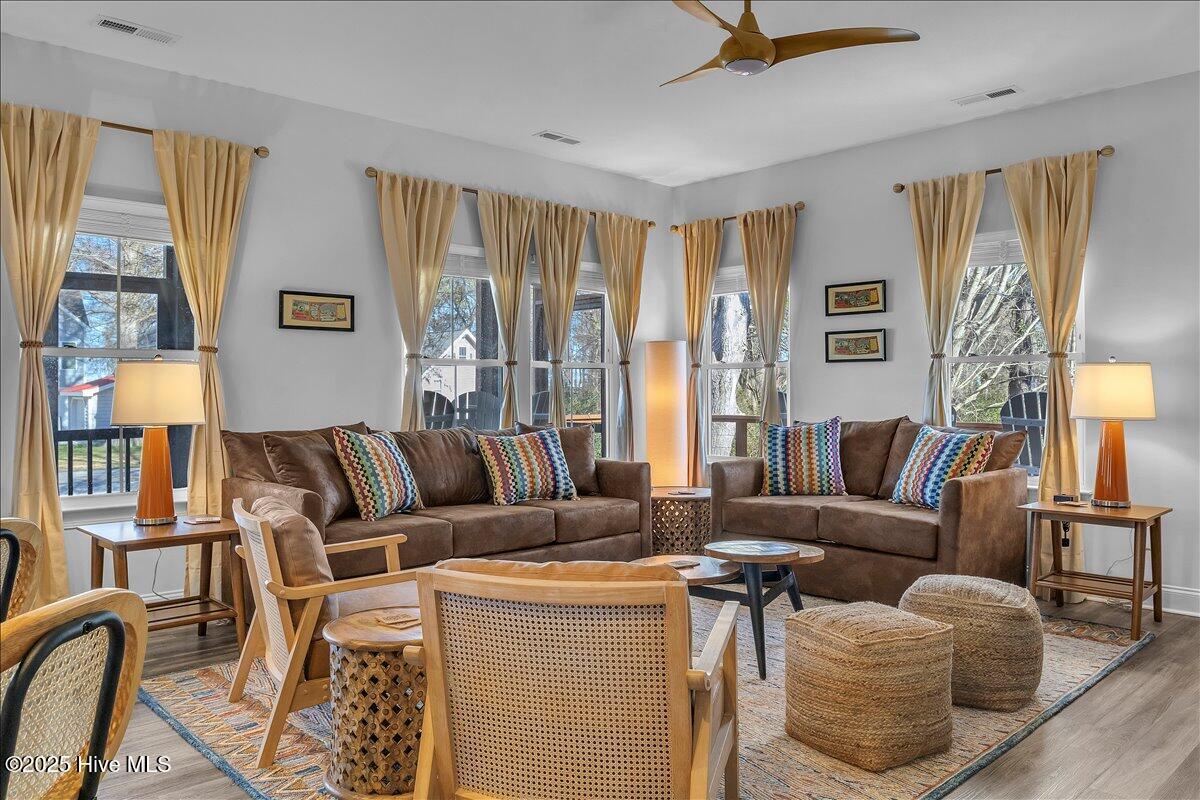 100532414 | Photo 15