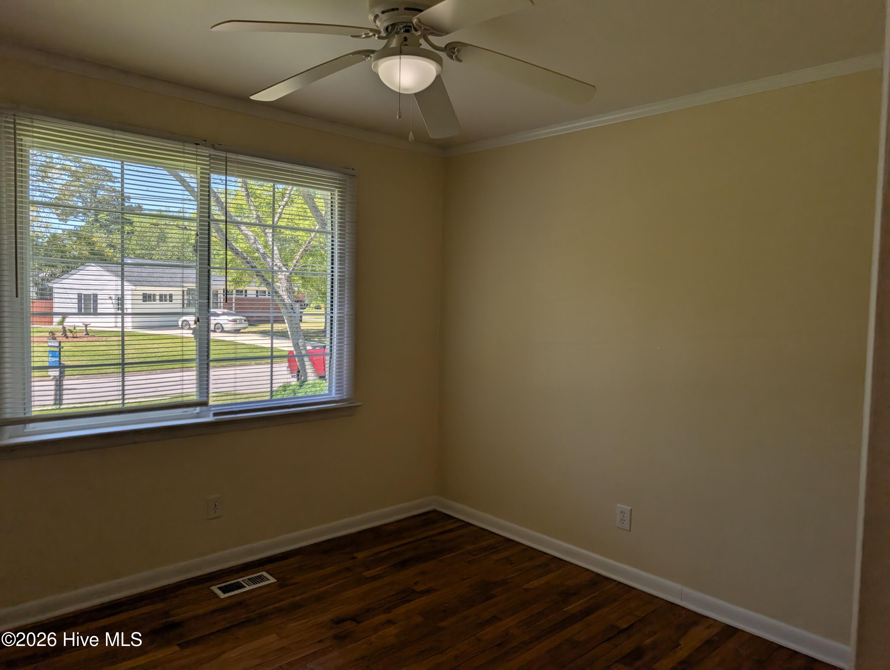 100566313 | Photo 11