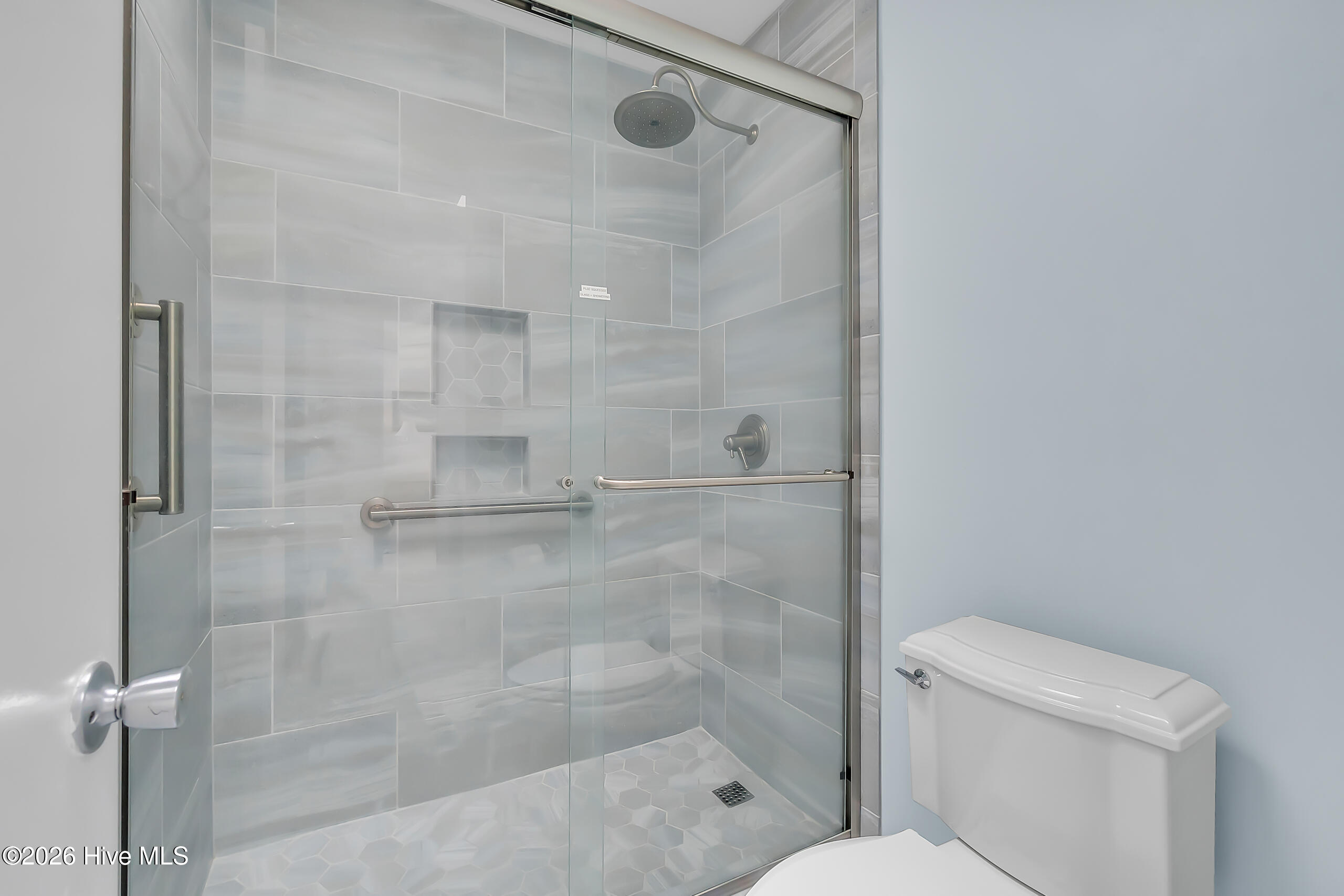 100568884 | Photo 47