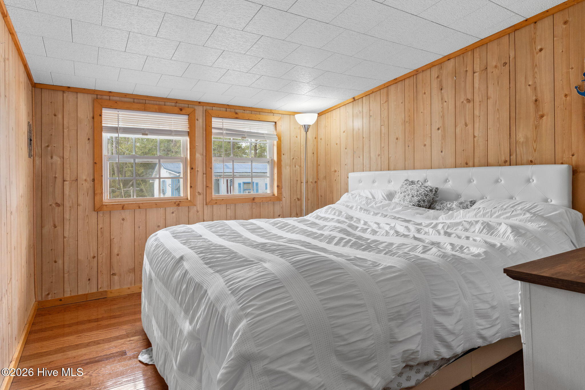 100555988 | Photo 14