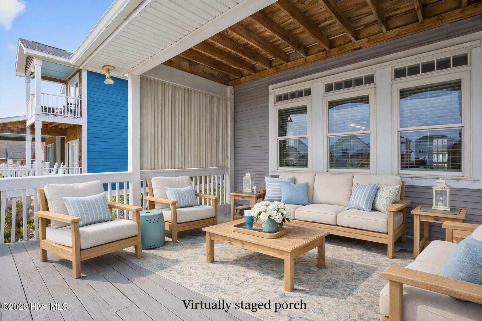 100562885 | Photo 38