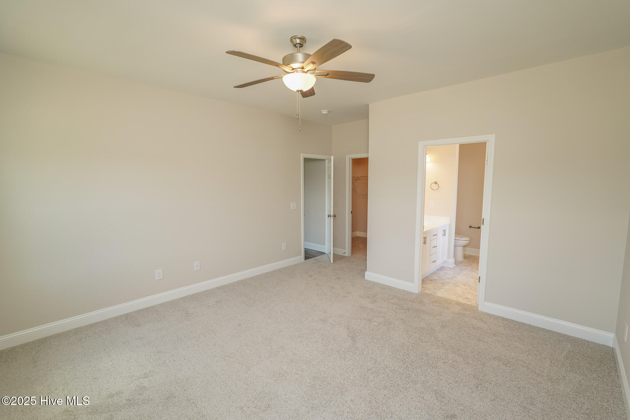 100488193 | Photo 23