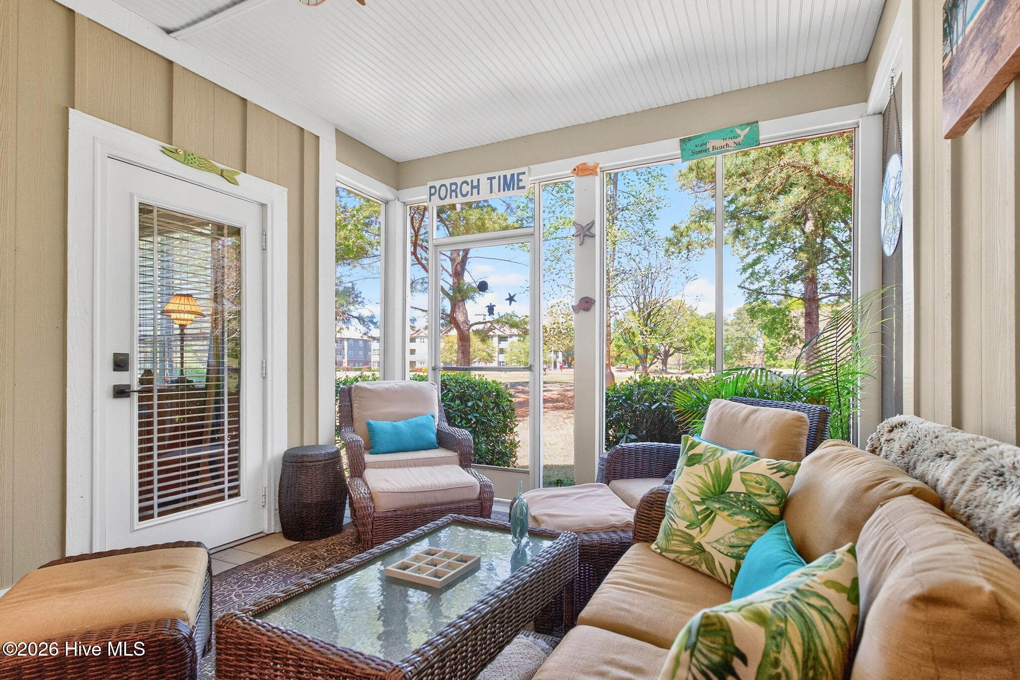 100564784 | Photo 41