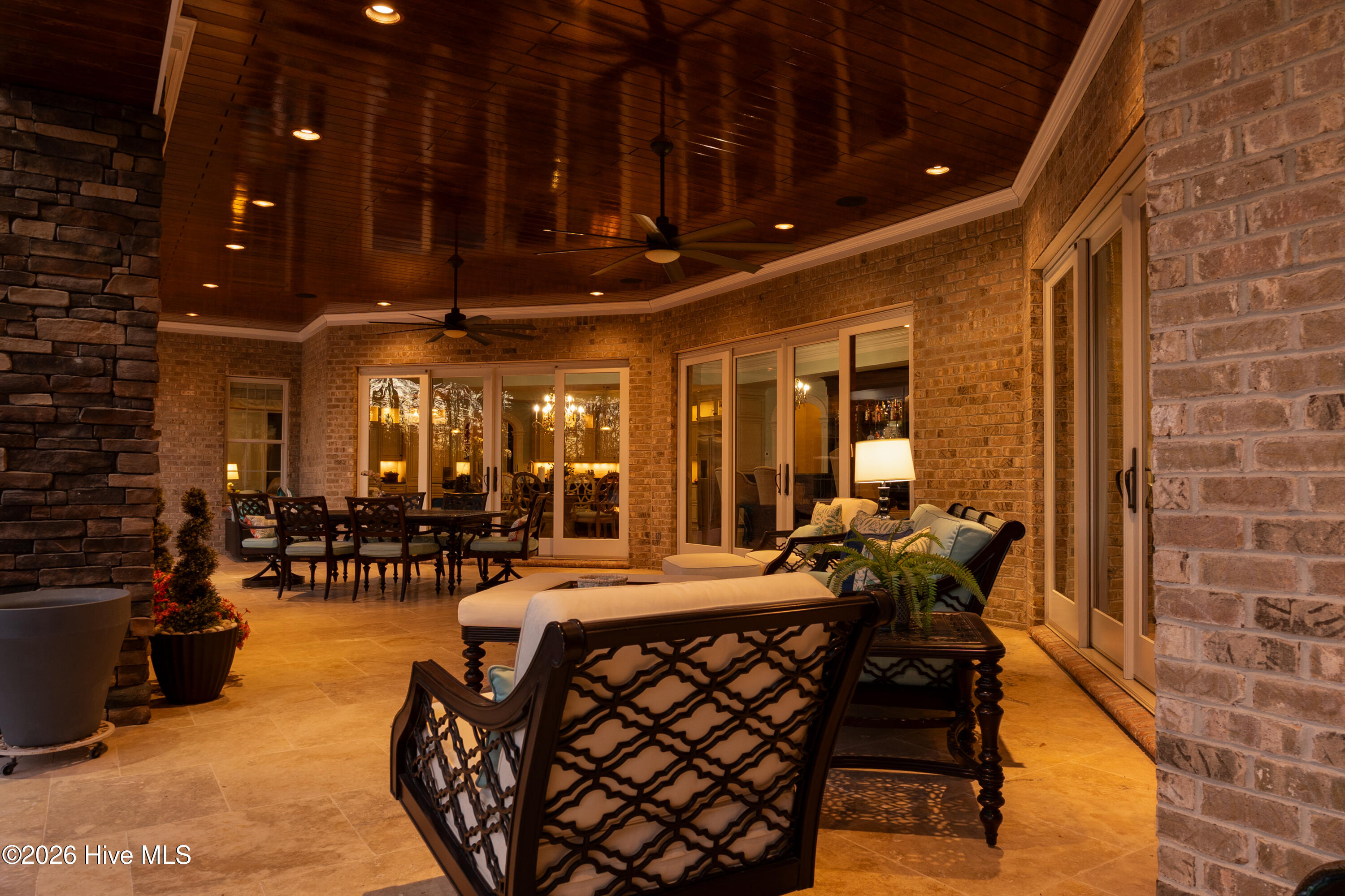 100550947 | Photo 91