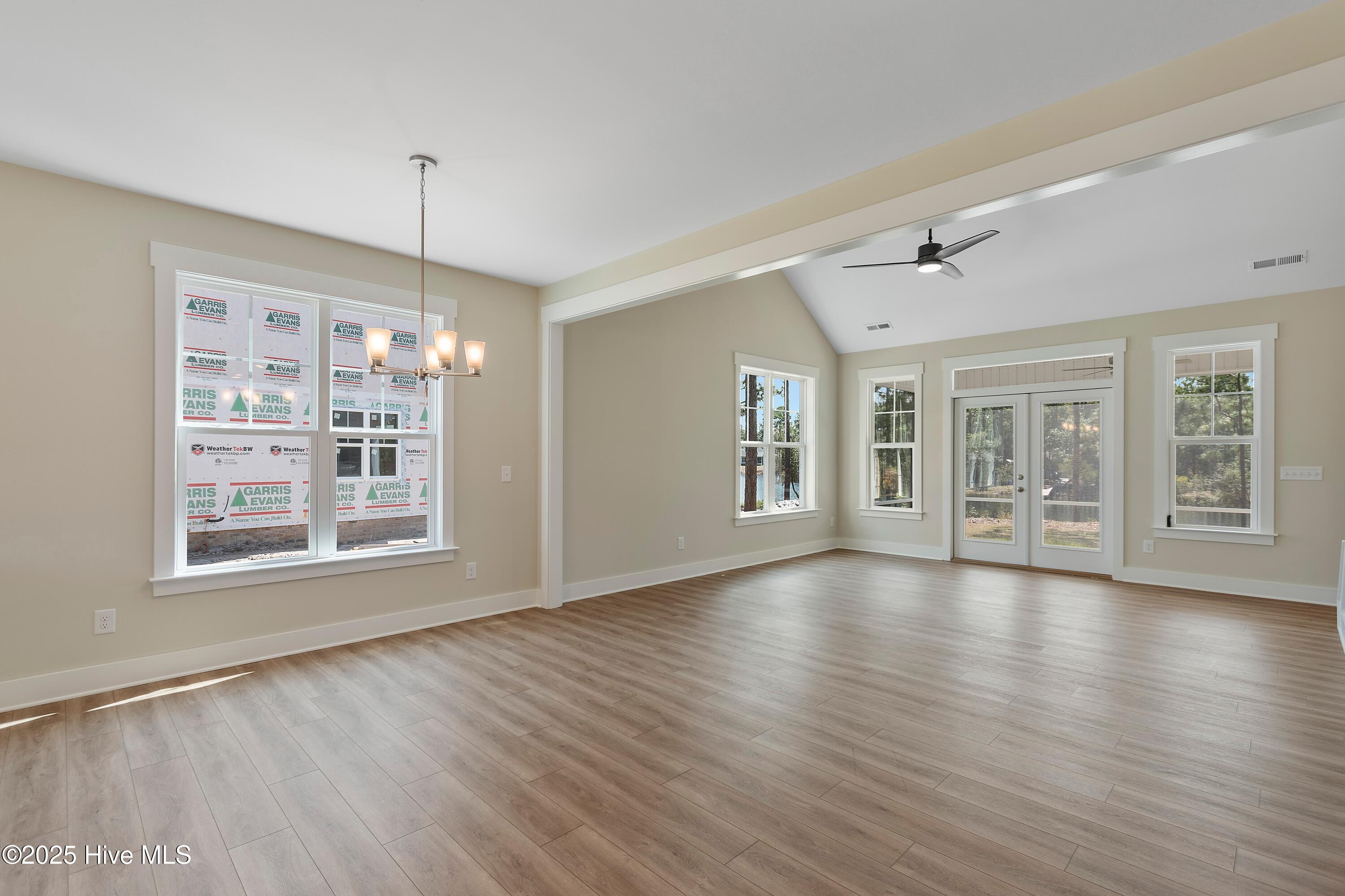 100513249 | Photo 17