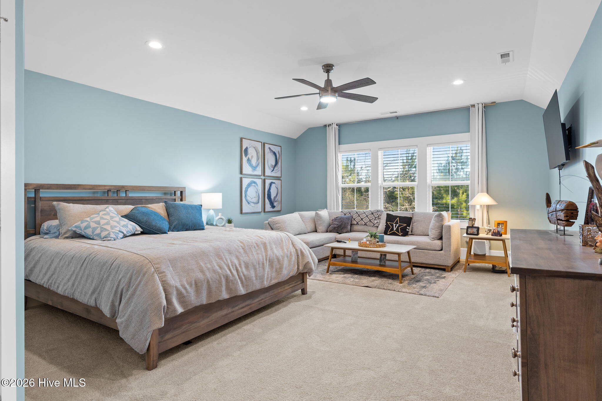 100552042 | Photo 35