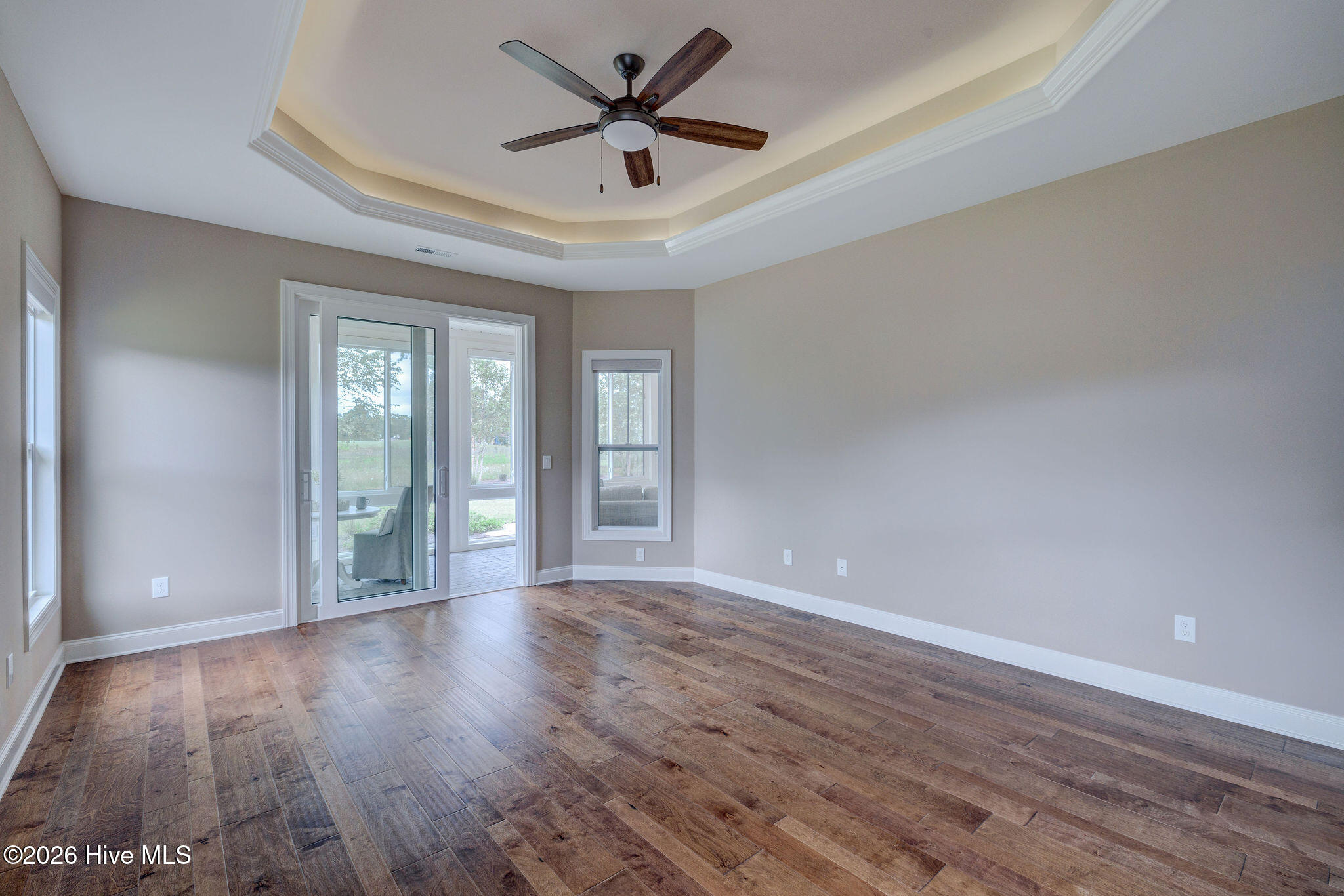 100558232 | Photo 24