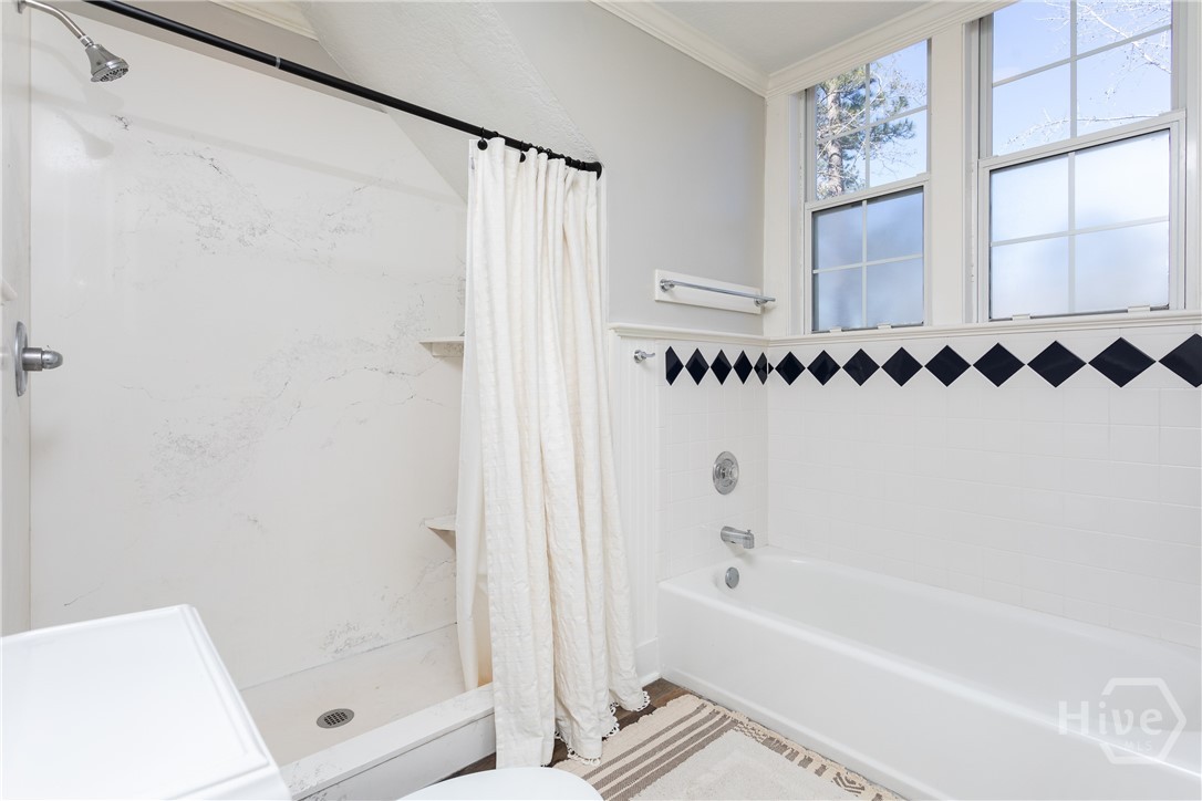 Soaking Tub & Separate shower