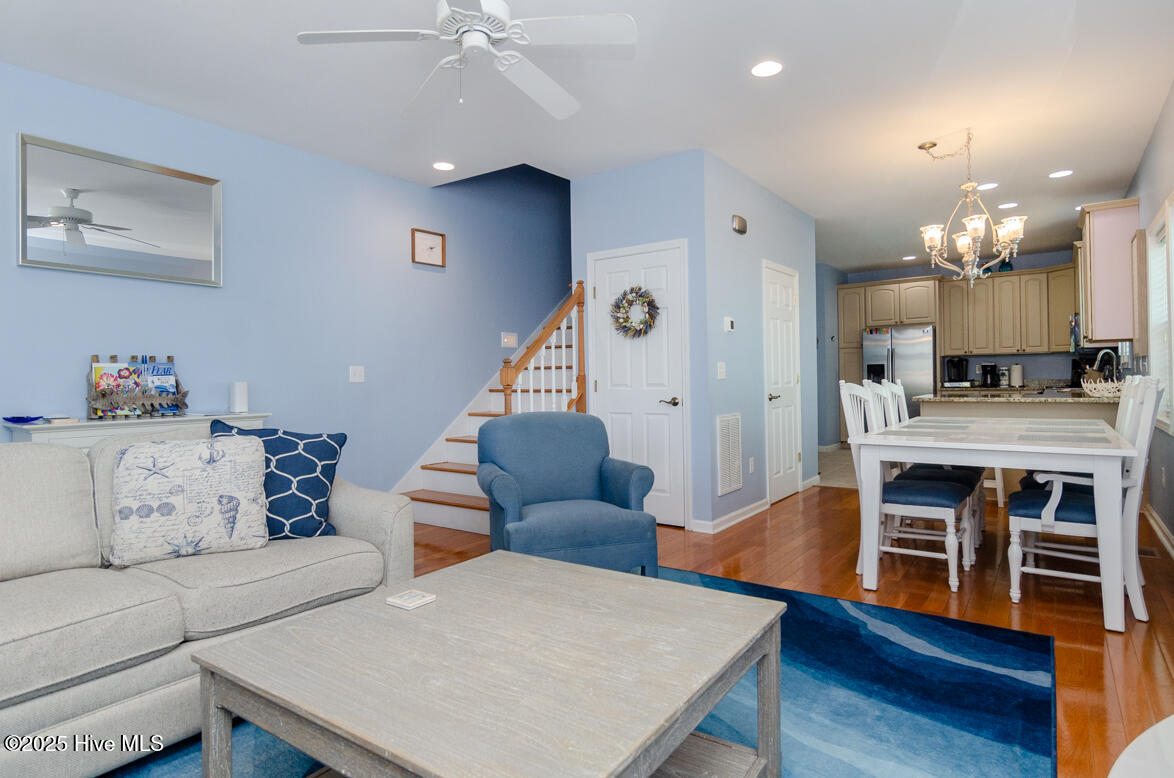 100534014 | Photo 11