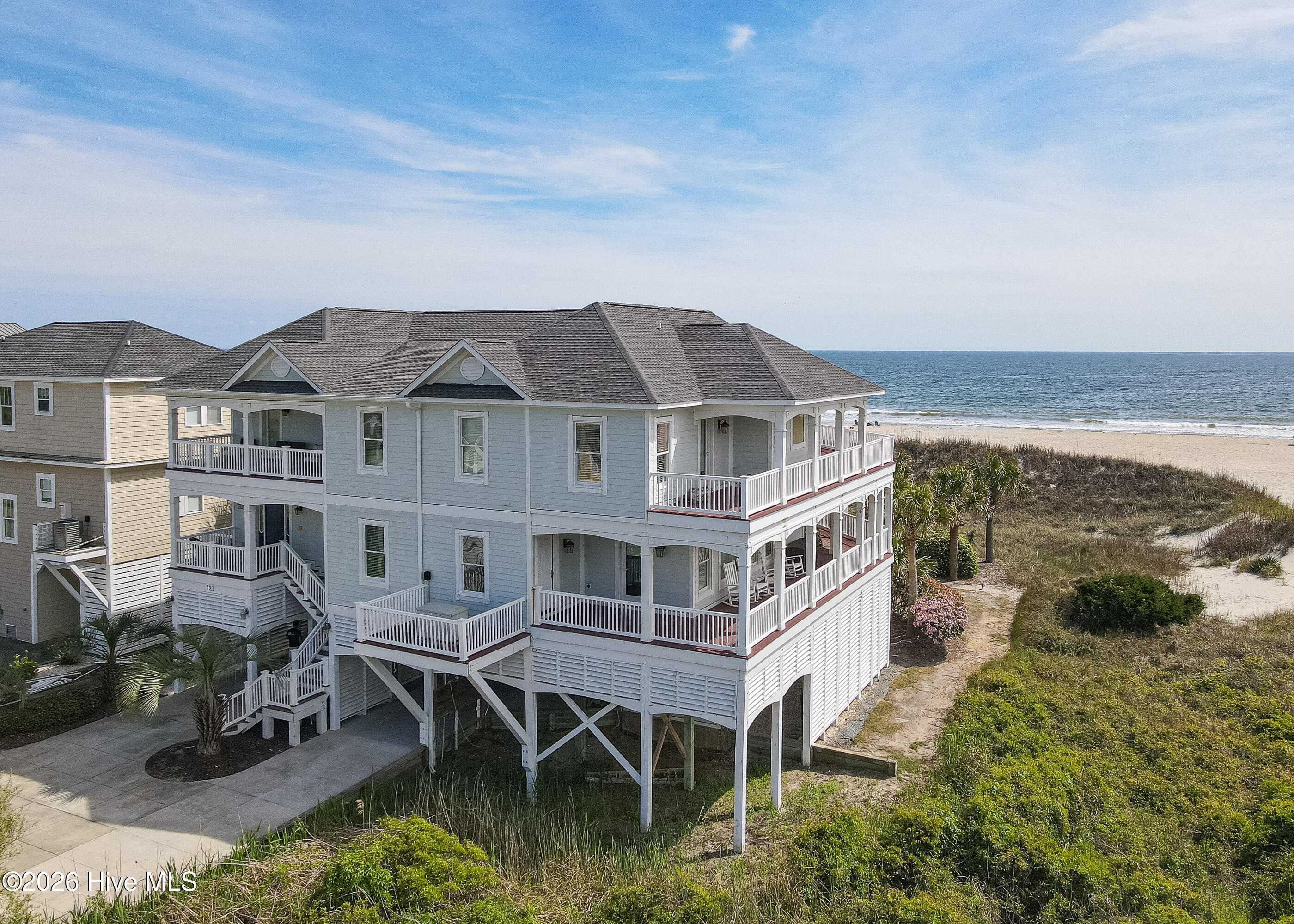 100567897 | Photo 92