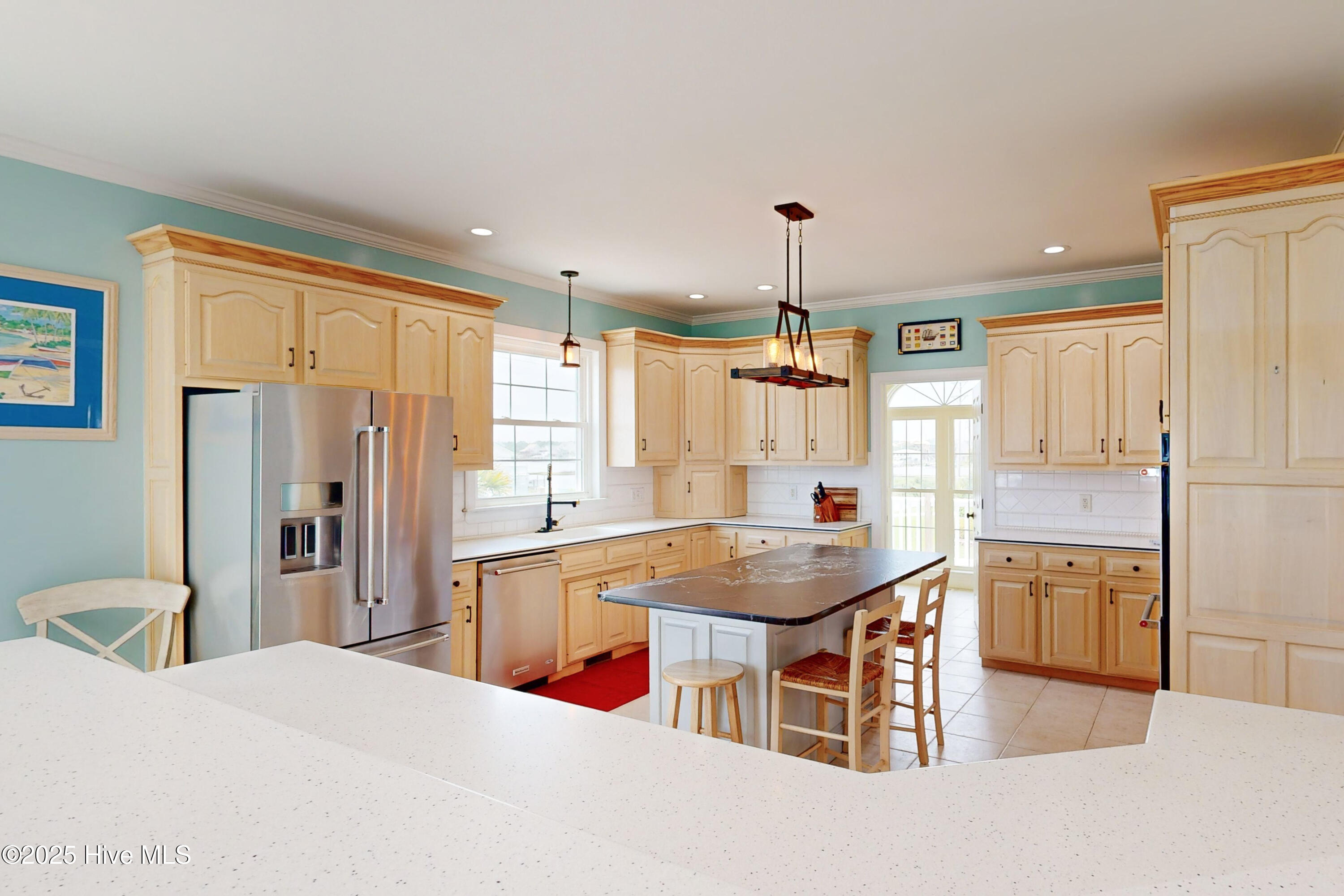 100563112 | Photo 18